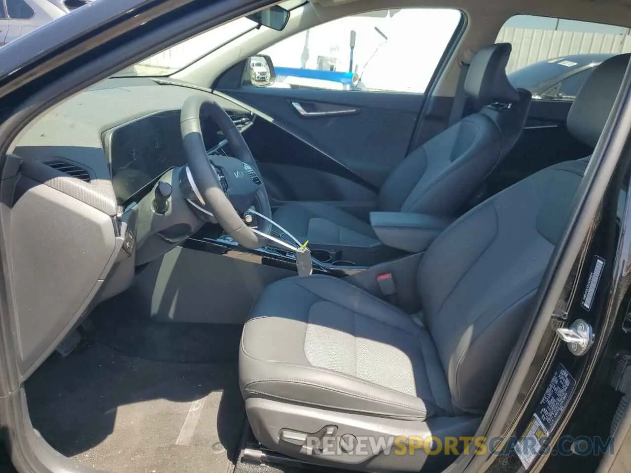 7 Photograph of a damaged car KNDCR3LE2S5238854 KIA NIRO 2025