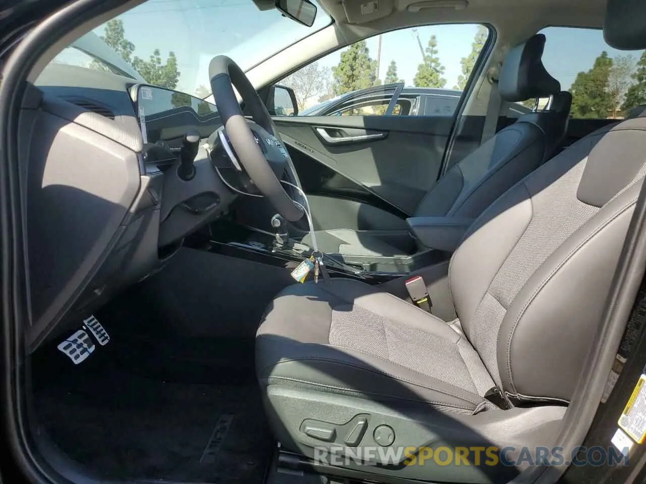 7 Photograph of a damaged car KNDCR3LE9S5239967 KIA NIRO 2025