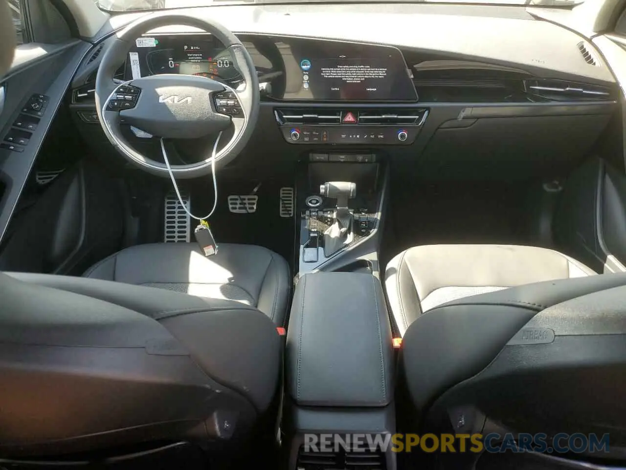 8 Photograph of a damaged car KNDCR3LE9S5239967 KIA NIRO 2025
