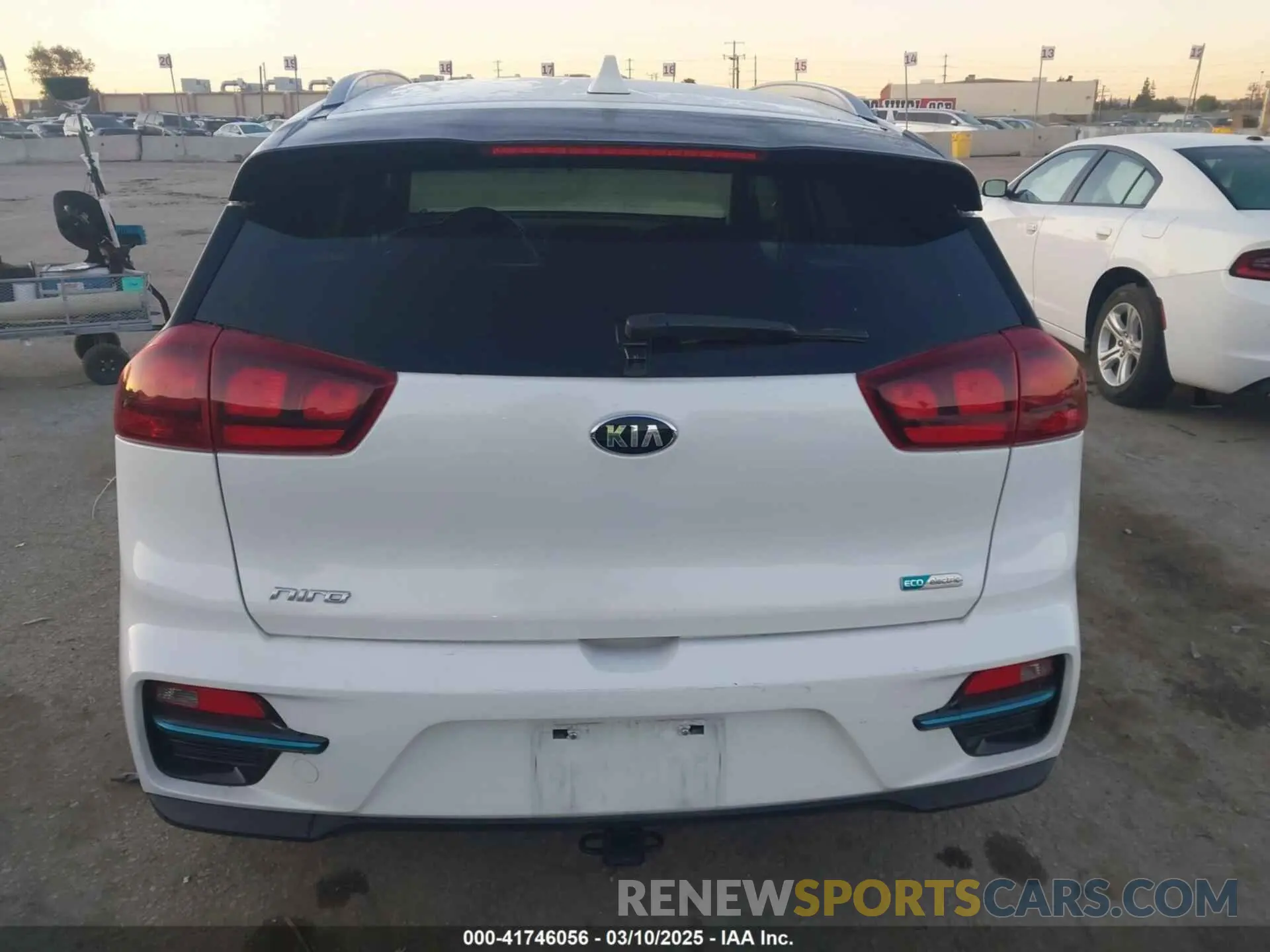 17 Фотография поврежденного автомобиля KNDCC3LG0K5014985 KIA NIRO EV 2019