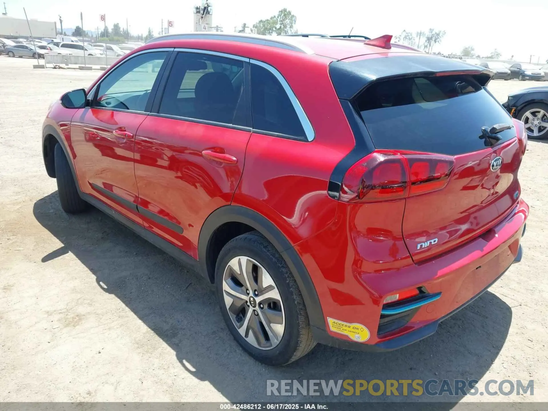 3 Photograph of a damaged car KNDCC3LG0L5081085 KIA NIRO EV 2020