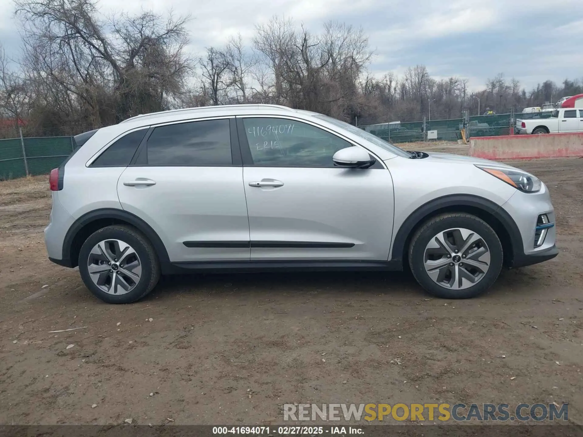 13 Photograph of a damaged car KNDCC3LGXL5076508 KIA NIRO EV 2020
