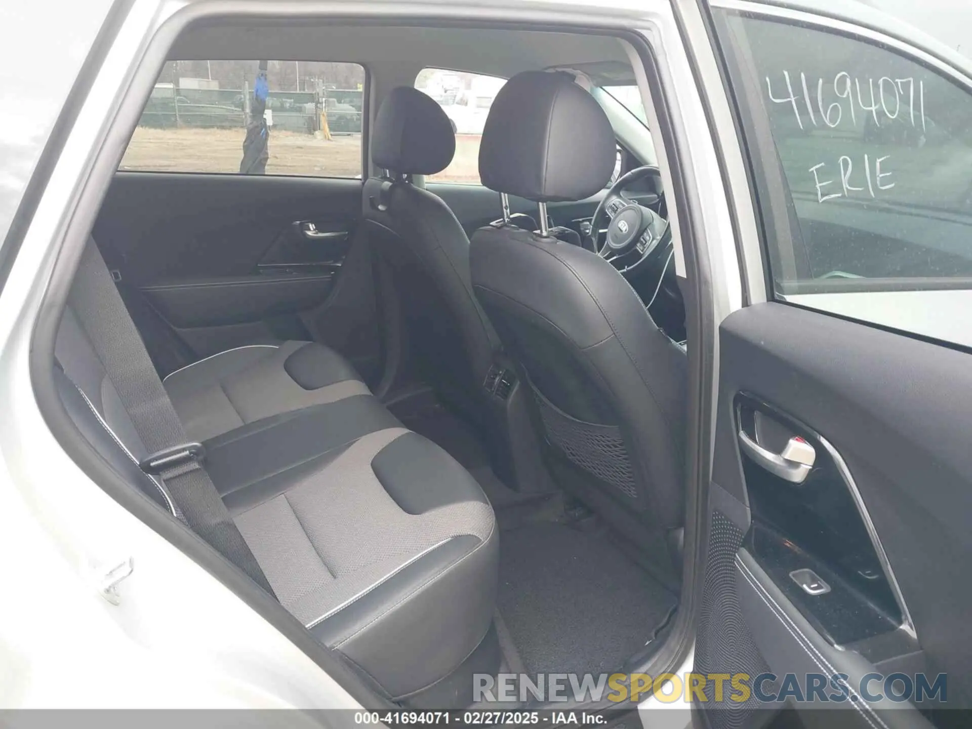 8 Photograph of a damaged car KNDCC3LGXL5076508 KIA NIRO EV 2020