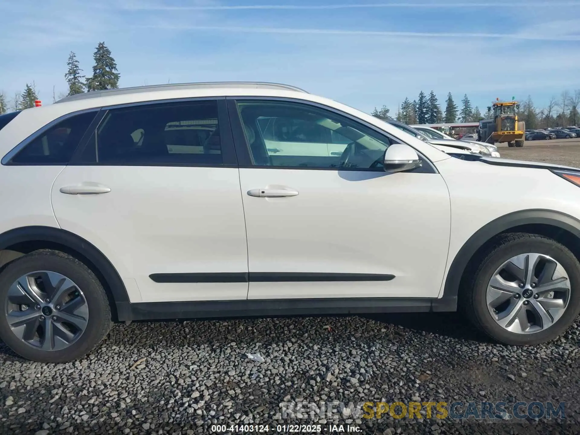 13 Photograph of a damaged car KNDCE3LG3L5036443 KIA NIRO EV 2020