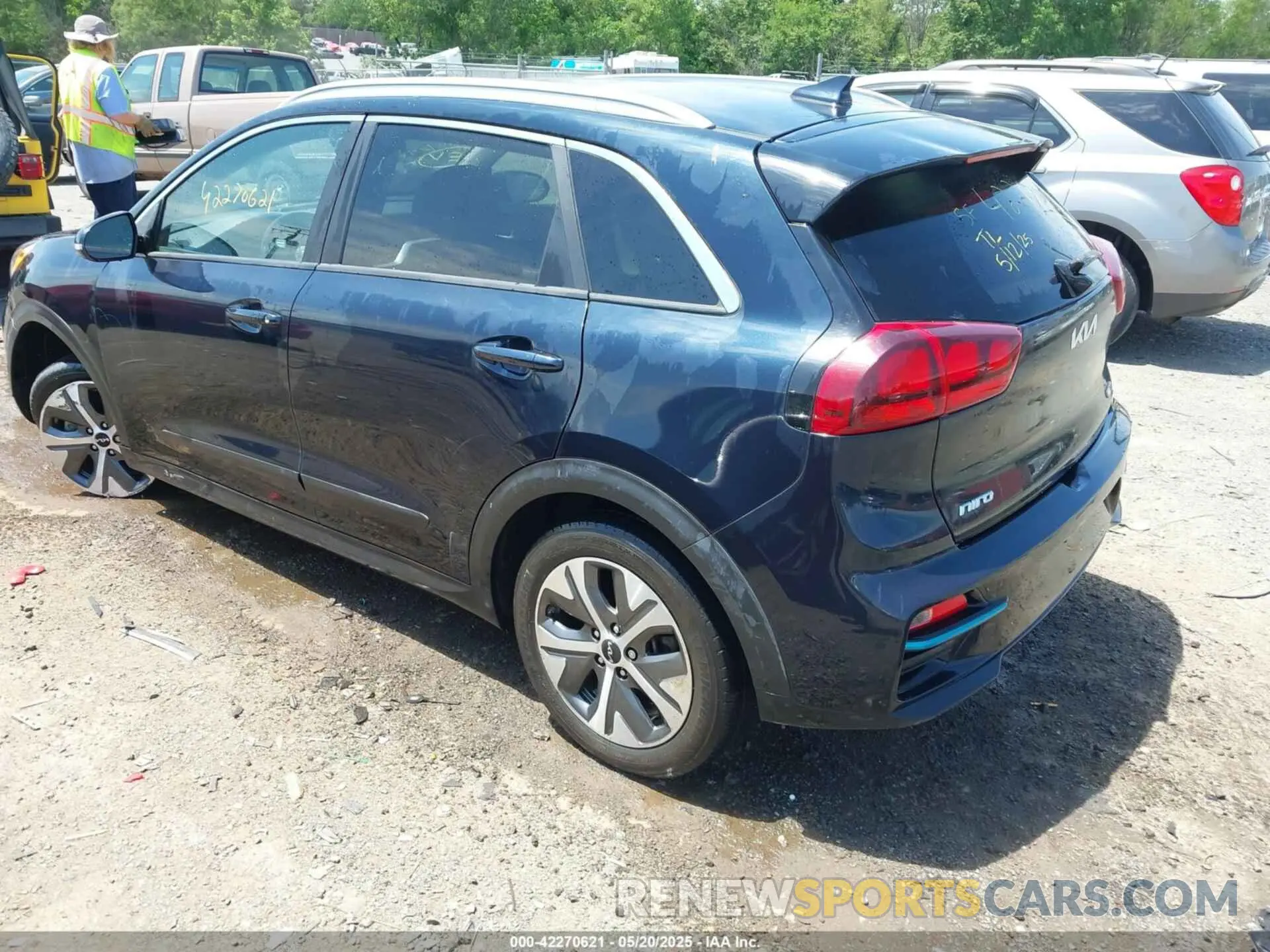 3 Photograph of a damaged car KNDCC3LG0N5121880 KIA NIRO EV 2022