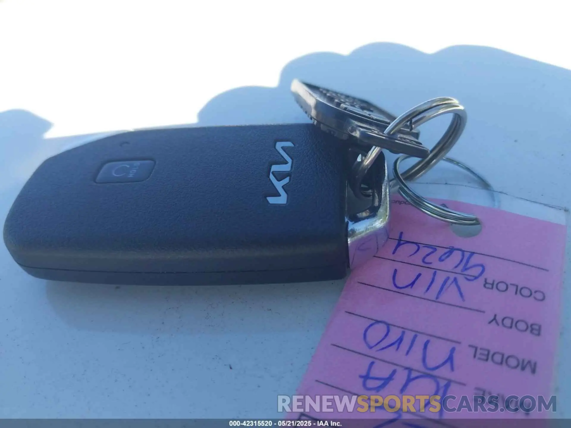 11 Photograph of a damaged car KNDCC3LG0N5129624 KIA NIRO EV 2022