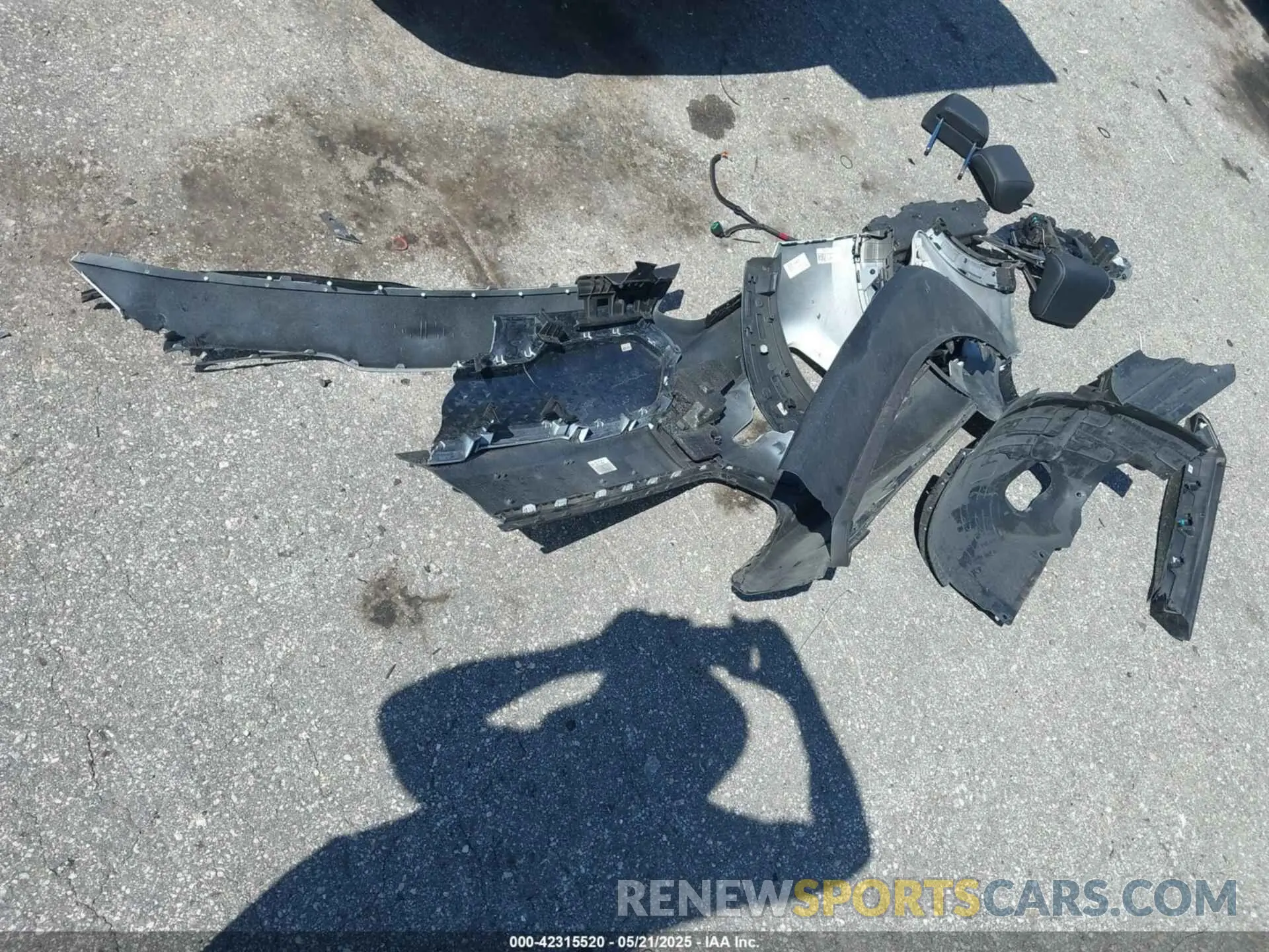 12 Photograph of a damaged car KNDCC3LG0N5129624 KIA NIRO EV 2022
