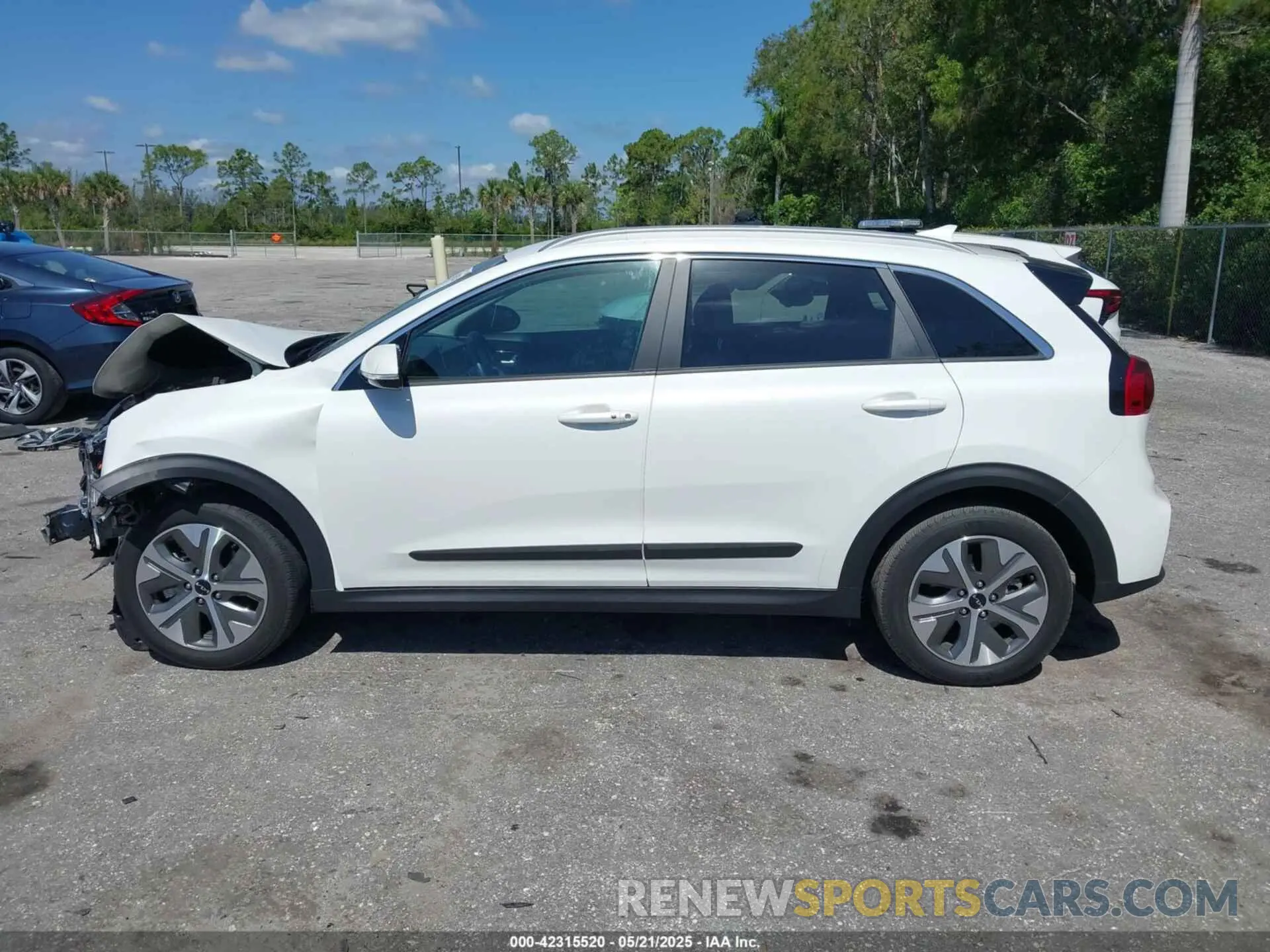15 Photograph of a damaged car KNDCC3LG0N5129624 KIA NIRO EV 2022