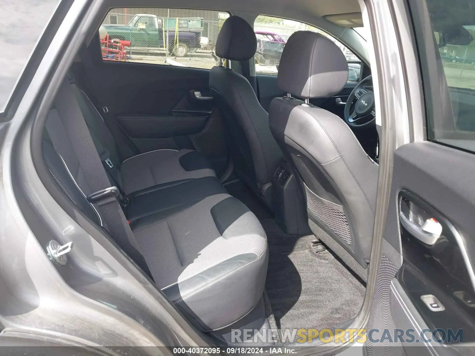 8 Photograph of a damaged car KNDCC3LG6N5140918 KIA NIRO EV 2022