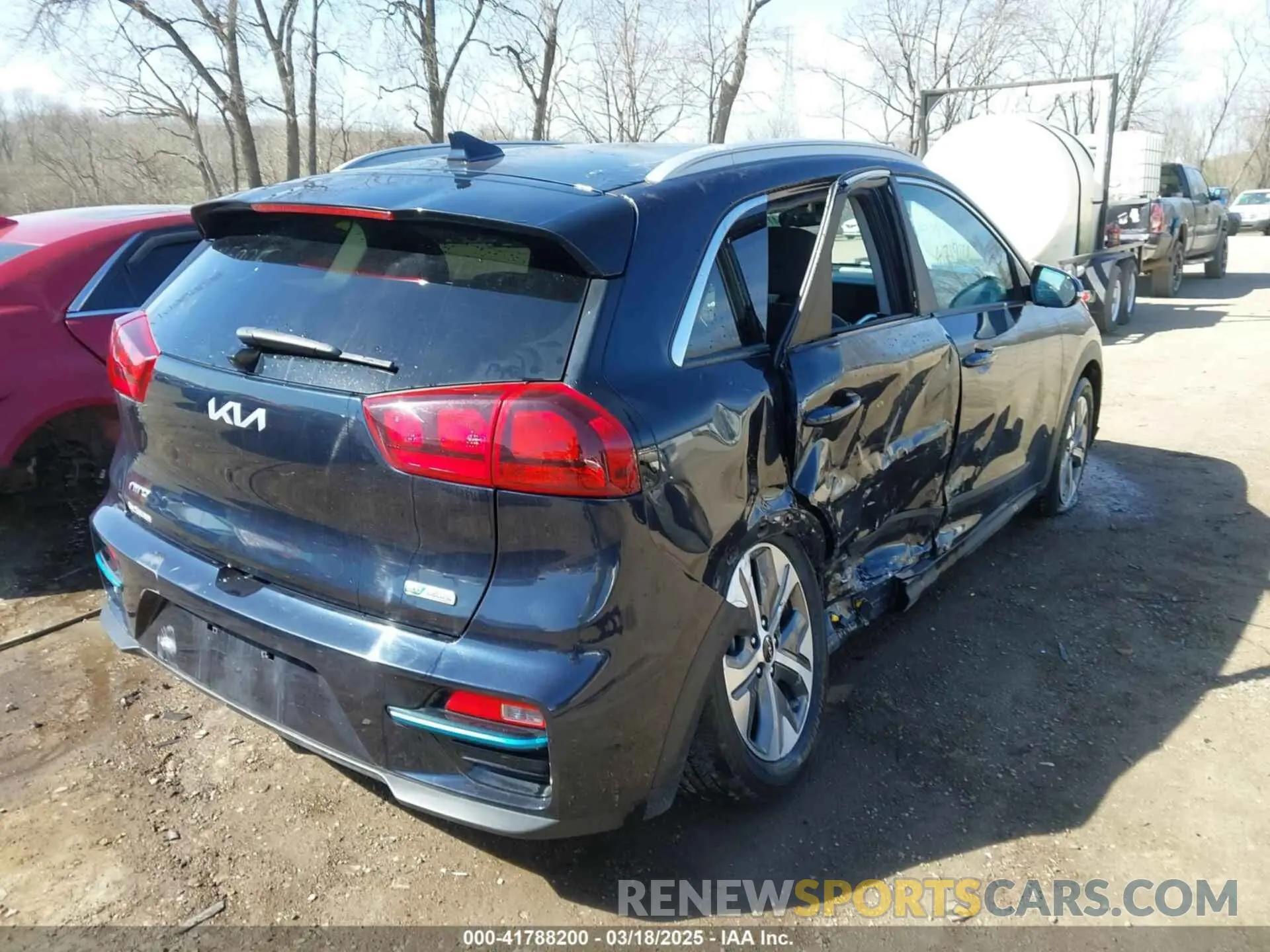 4 Photograph of a damaged car KNDCC3LG9N5115995 KIA NIRO EV 2022