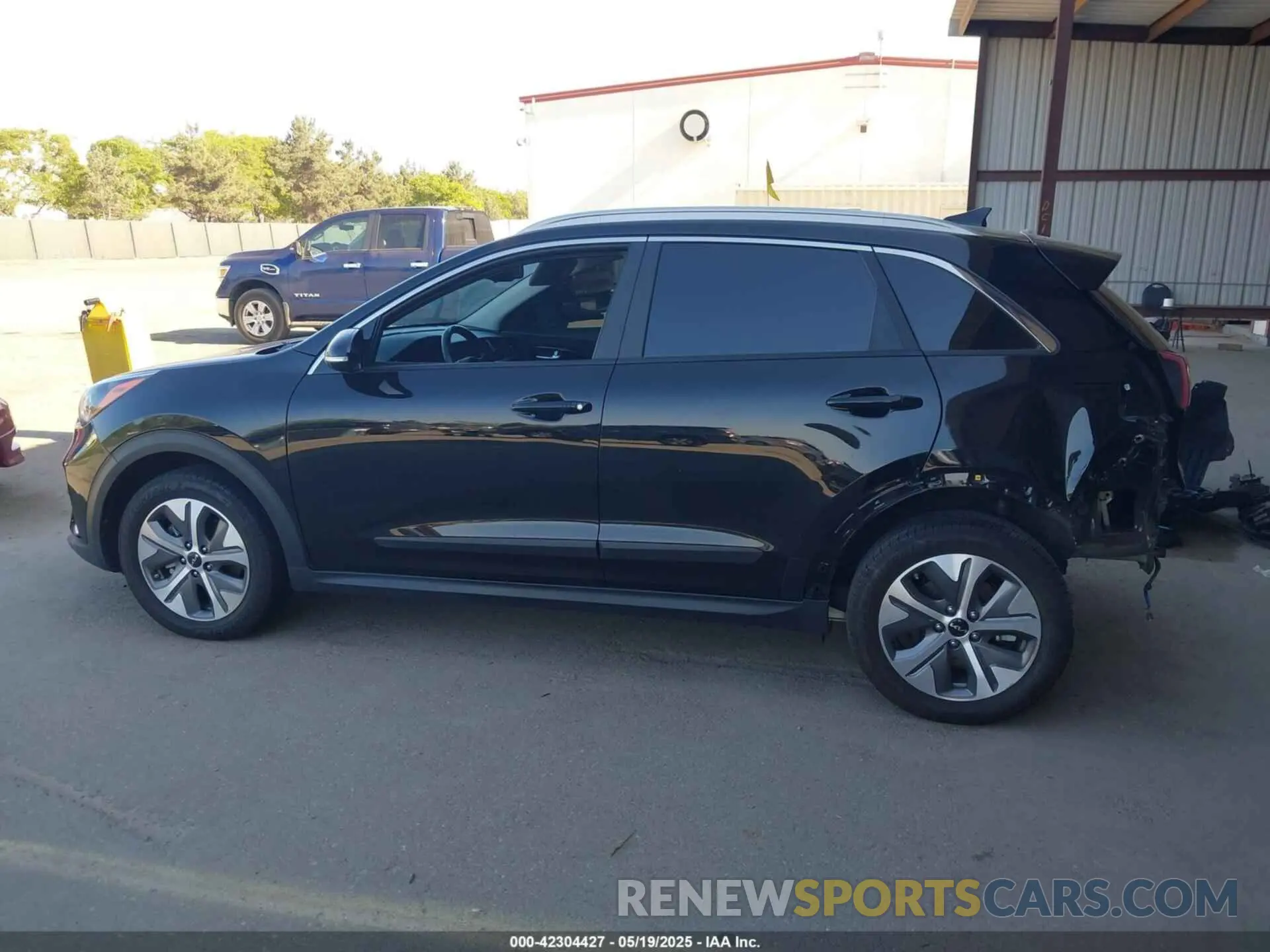 15 Photograph of a damaged car KNDCE3LG8N5134984 KIA NIRO EV 2022