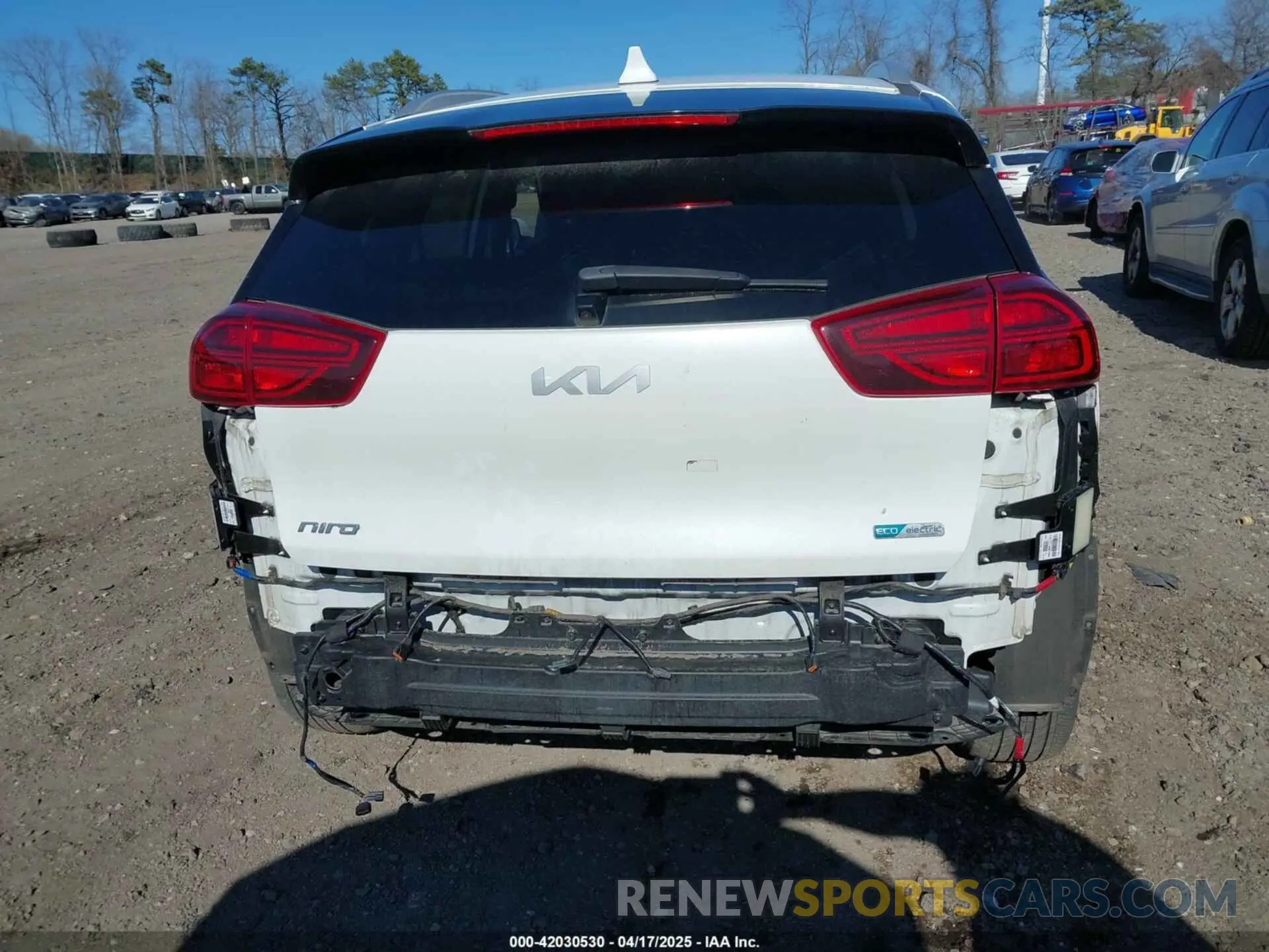 17 Фотография поврежденного автомобиля KNDCE3LG9N5146643 KIA NIRO EV 2022