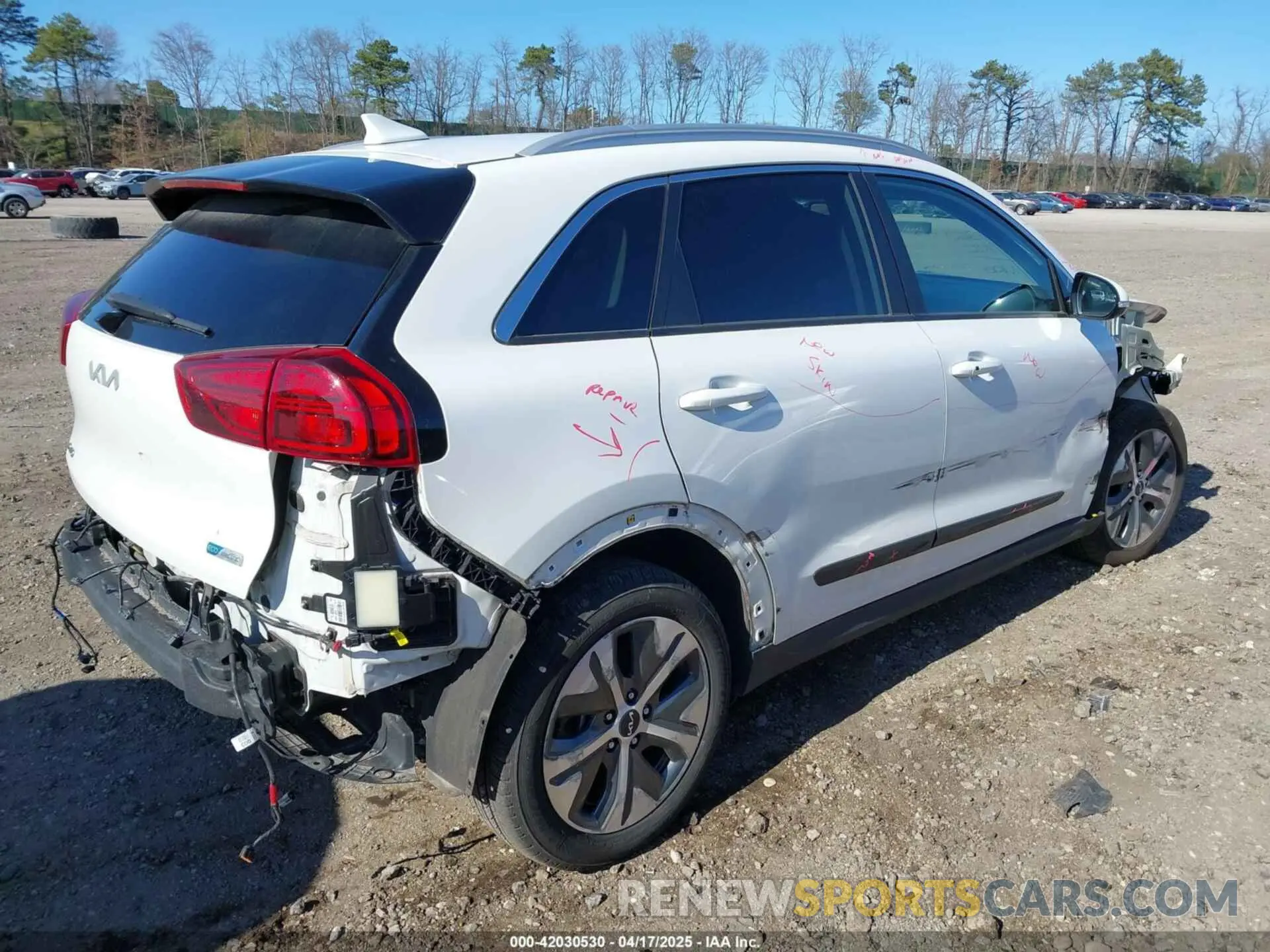 4 Фотография поврежденного автомобиля KNDCE3LG9N5146643 KIA NIRO EV 2022