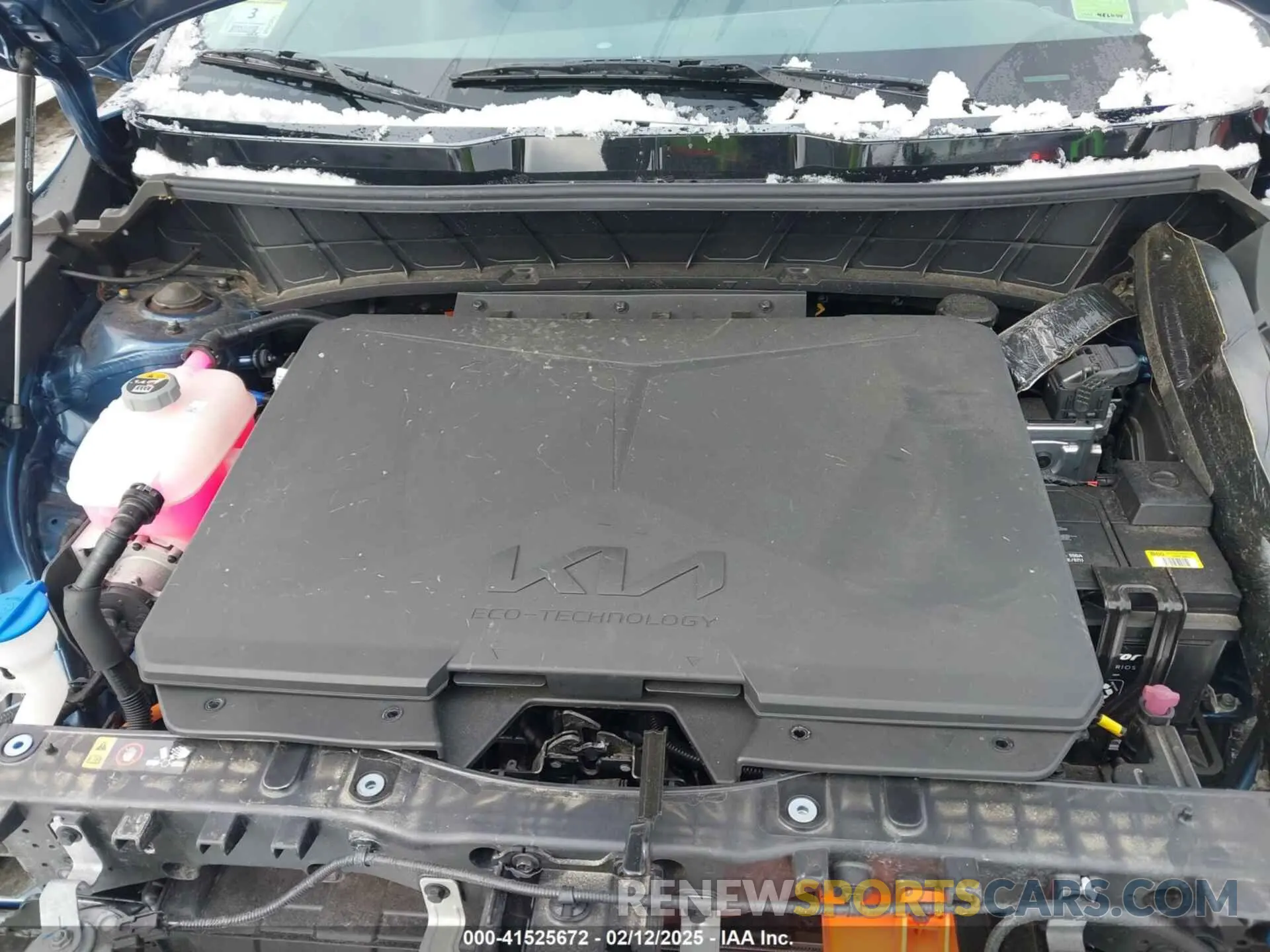 10 Photograph of a damaged car KNDCR3L15P5014997 KIA NIRO EV 2023