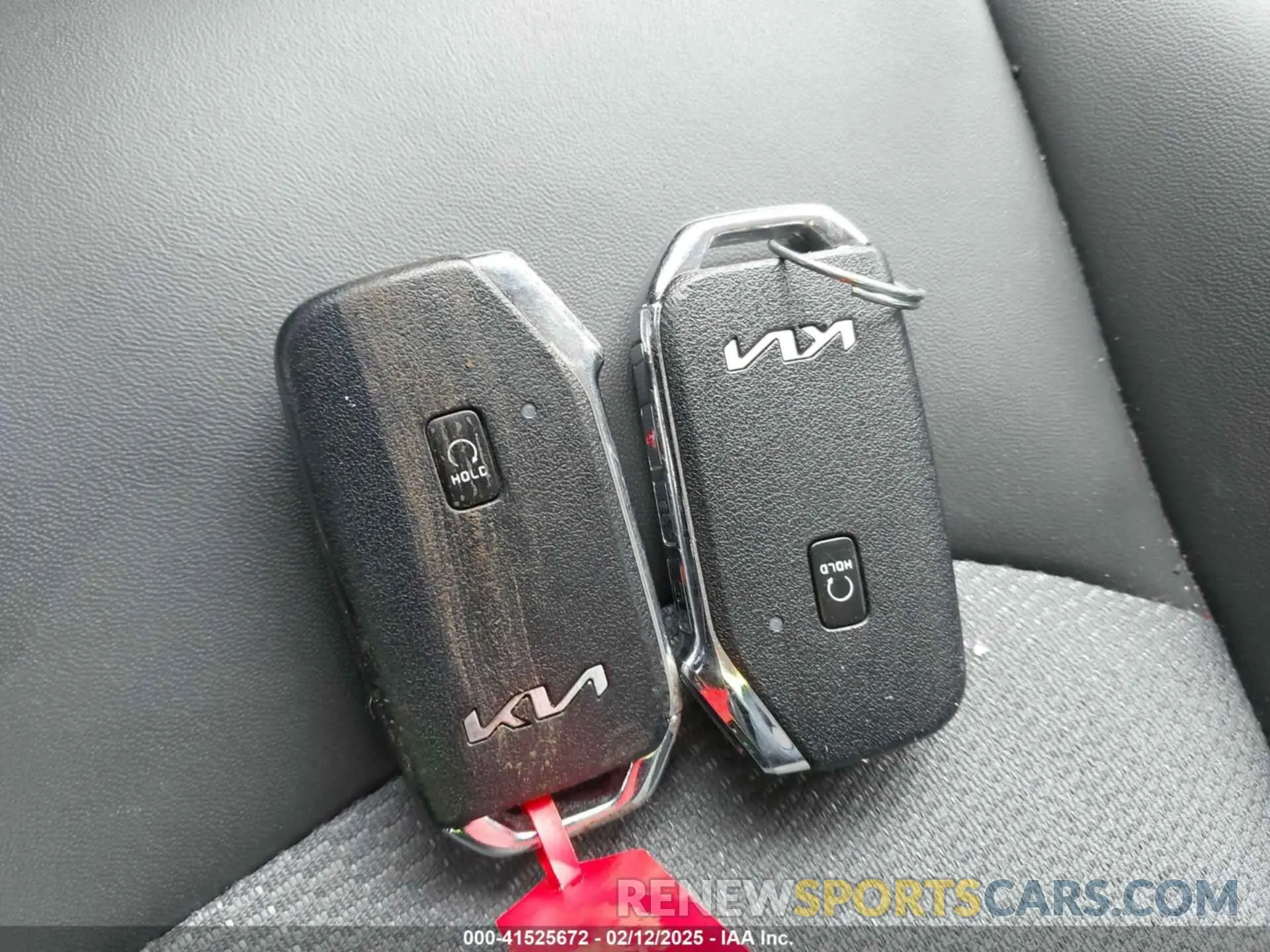 11 Photograph of a damaged car KNDCR3L15P5014997 KIA NIRO EV 2023