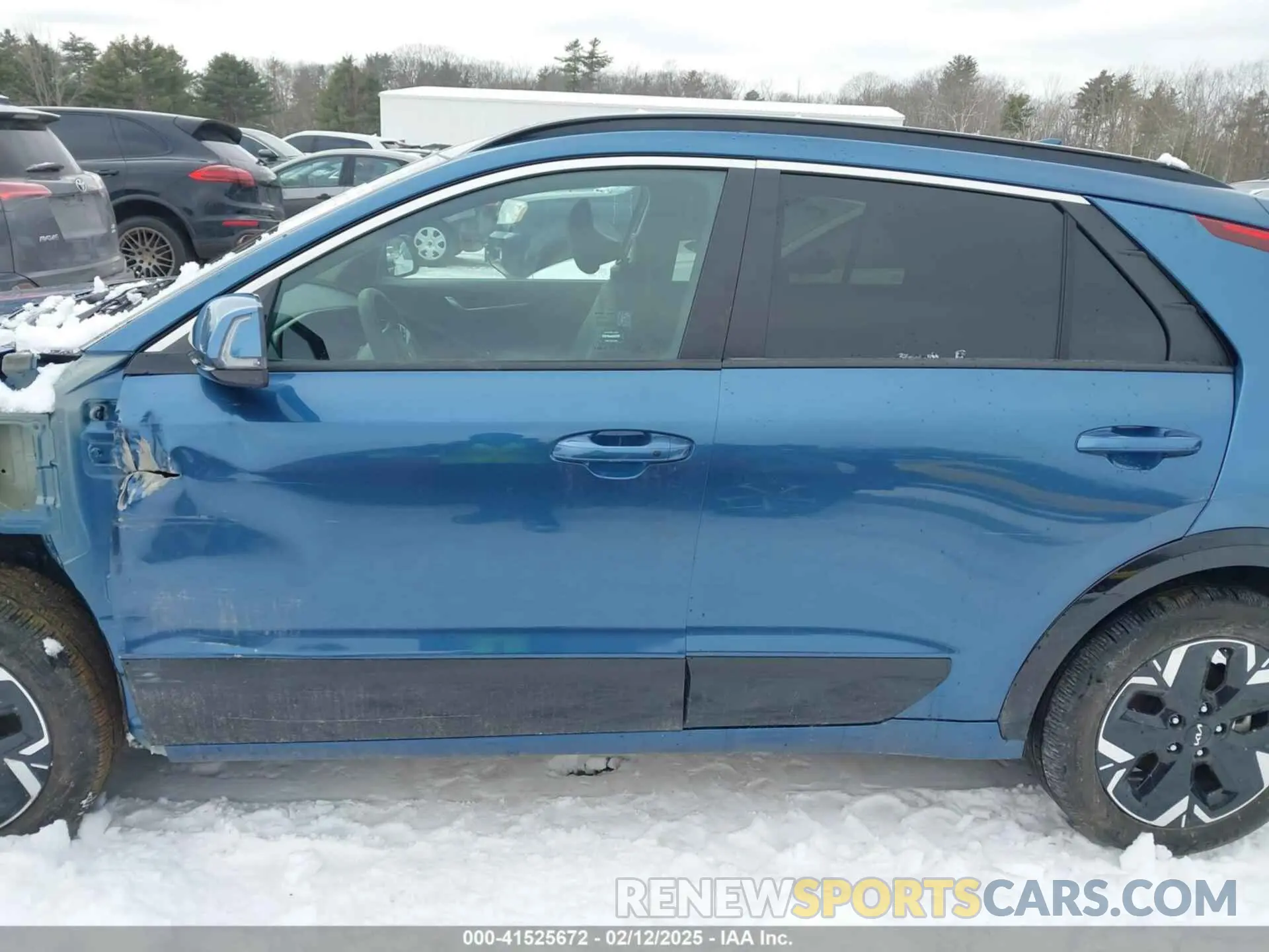 15 Photograph of a damaged car KNDCR3L15P5014997 KIA NIRO EV 2023