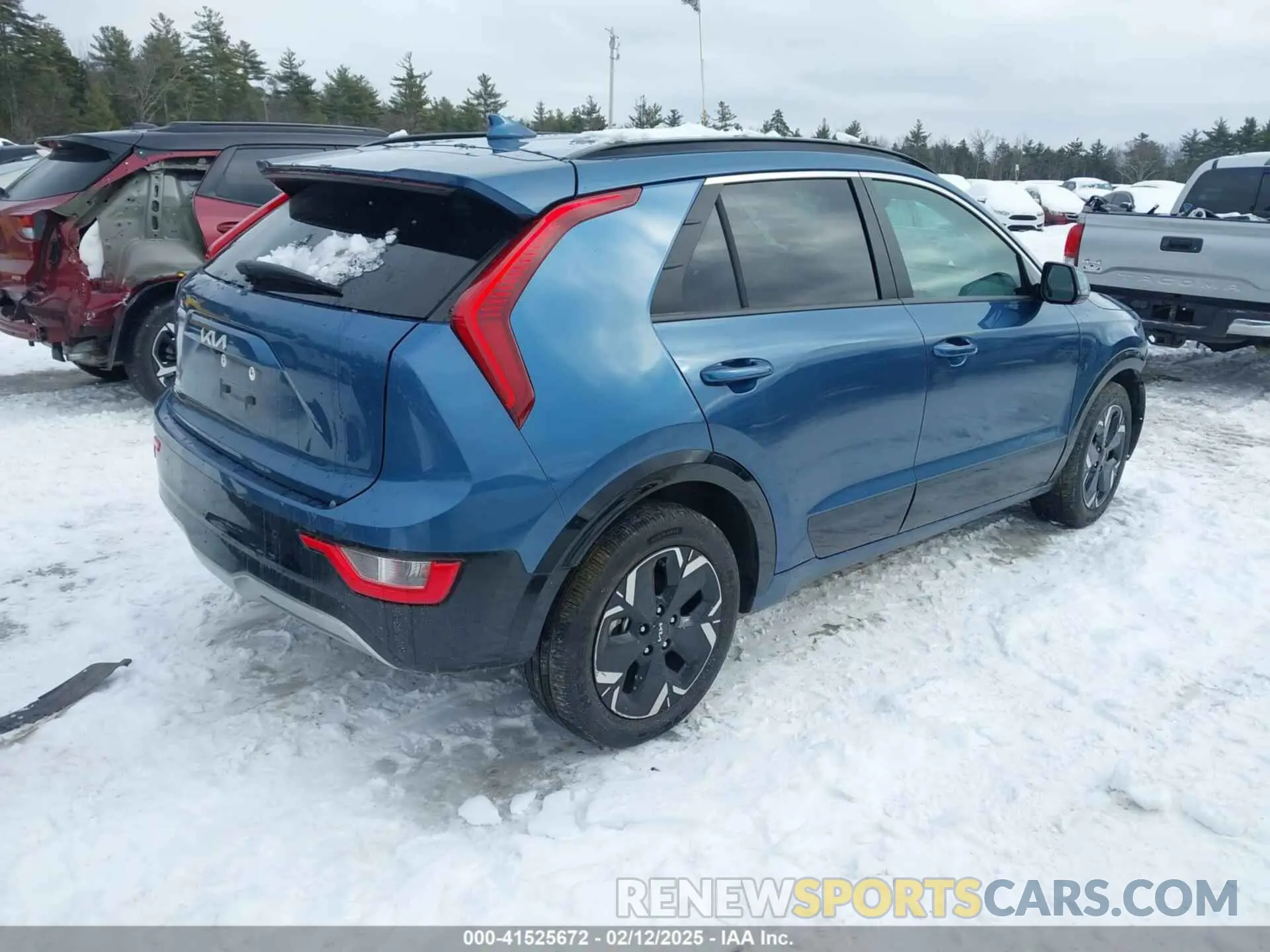 4 Photograph of a damaged car KNDCR3L15P5014997 KIA NIRO EV 2023