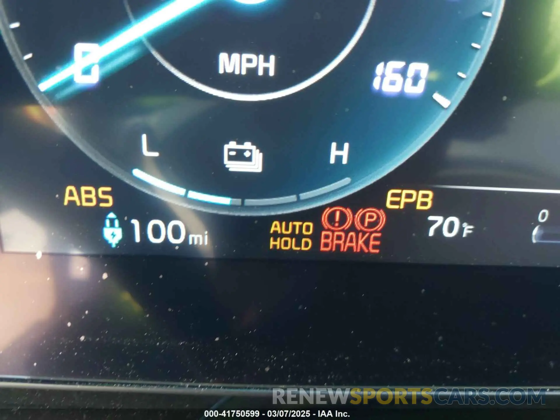 18 Photograph of a damaged car KNDCR3L19P5038753 KIA NIRO EV 2023