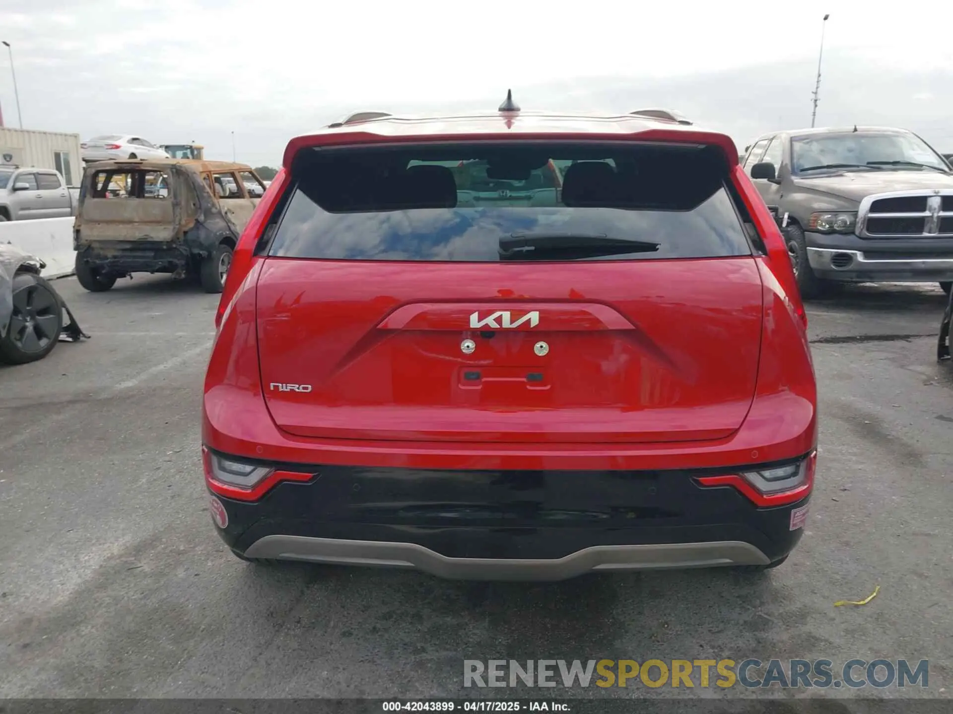 16 Photograph of a damaged car KNDCT3L15P5042588 KIA NIRO EV 2023