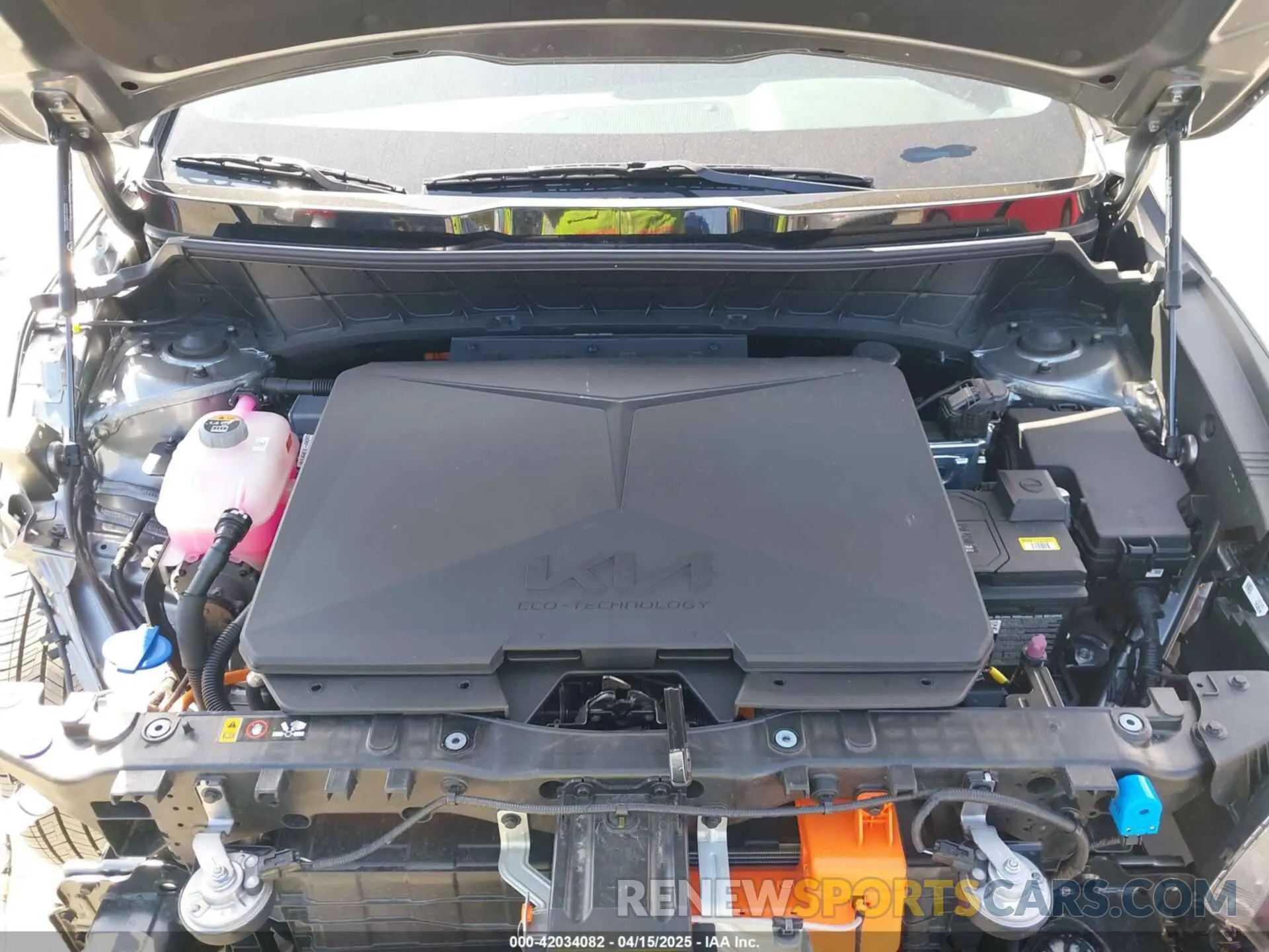 10 Photograph of a damaged car KNDCR3L11R5113948 KIA NIRO EV 2024