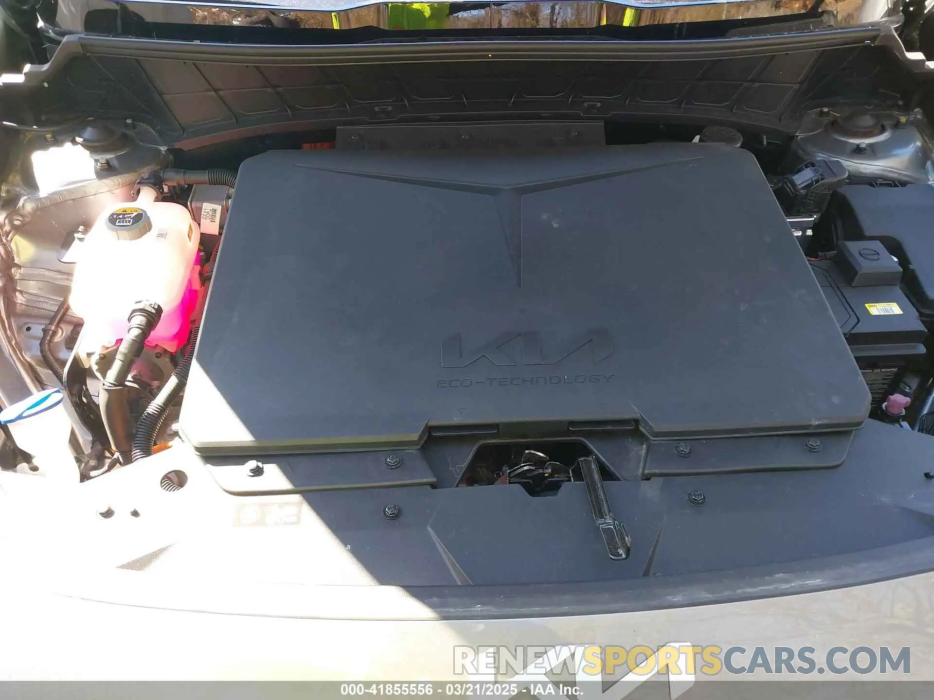 10 Photograph of a damaged car KNDCR3L18R5122159 KIA NIRO EV 2024