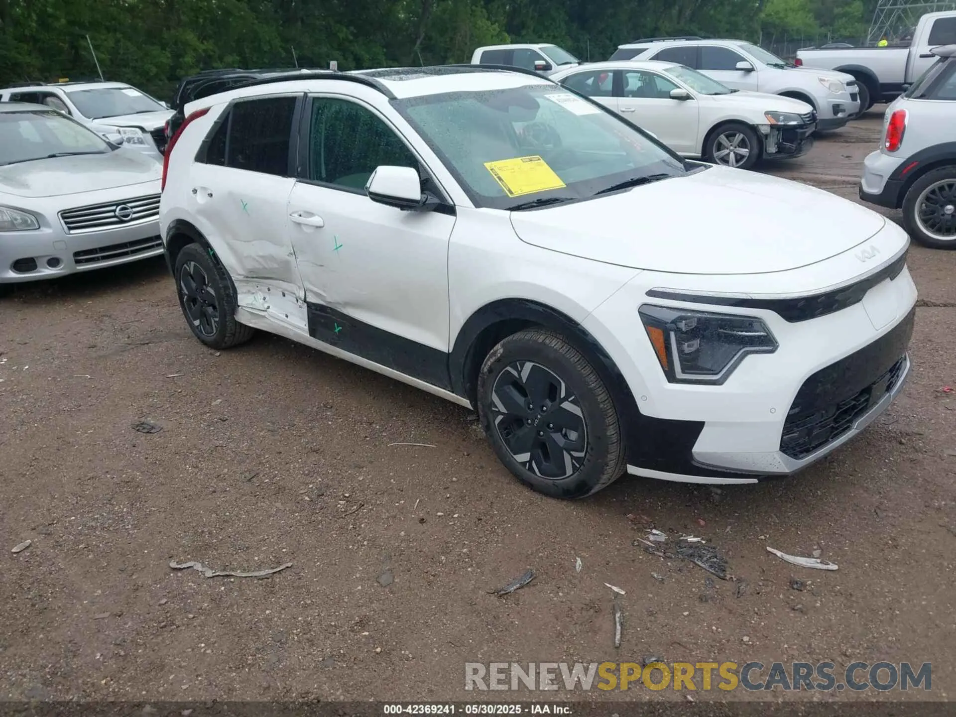 1 Photograph of a damaged car KNDCT3L18R5114581 KIA NIRO EV 2024