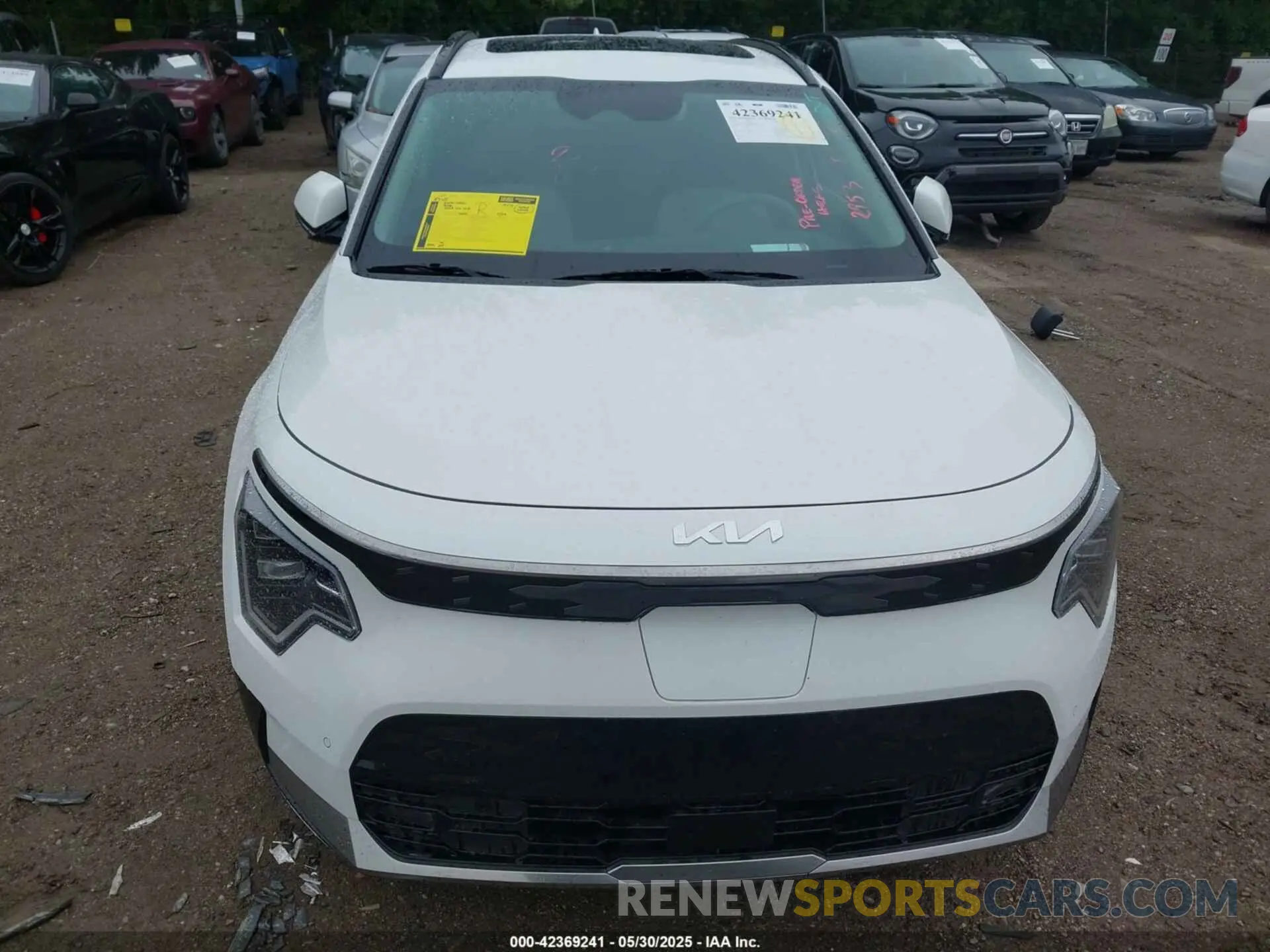 12 Photograph of a damaged car KNDCT3L18R5114581 KIA NIRO EV 2024