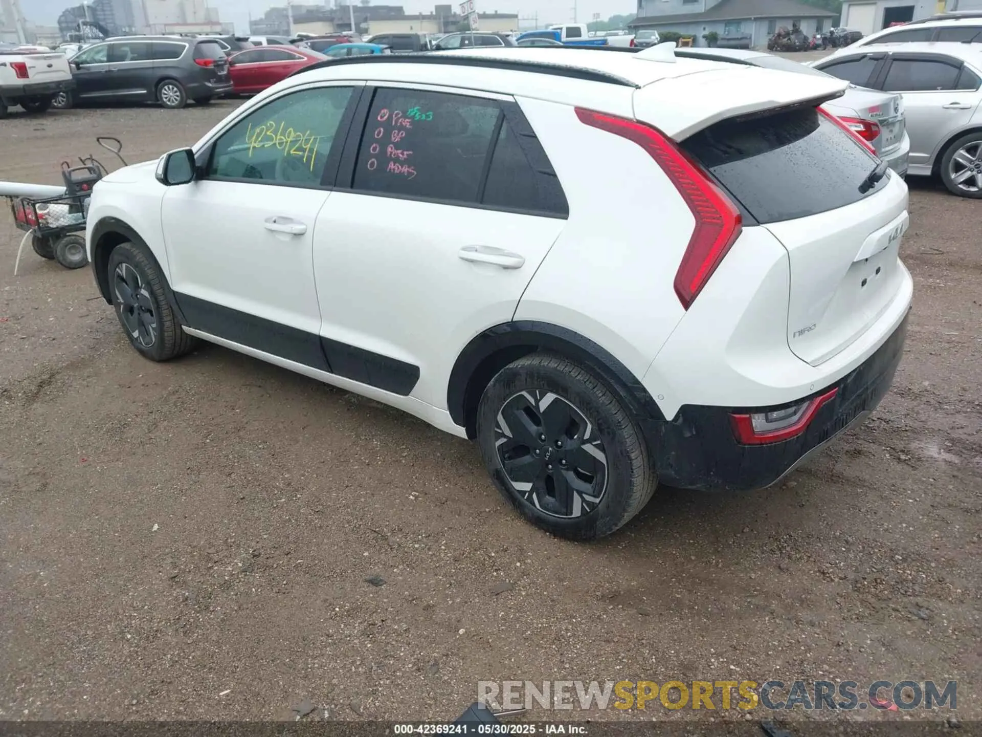 3 Photograph of a damaged car KNDCT3L18R5114581 KIA NIRO EV 2024