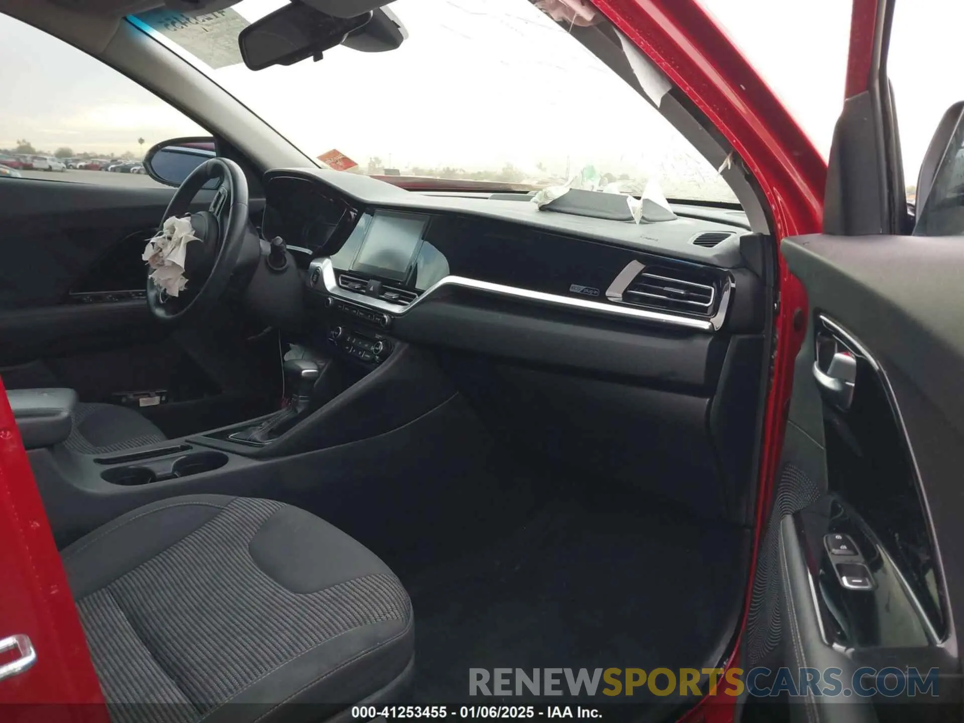 5 Photograph of a damaged car KNDCM3LD1L5452600 KIA NIRO PLUG-IN HYBRID 2020