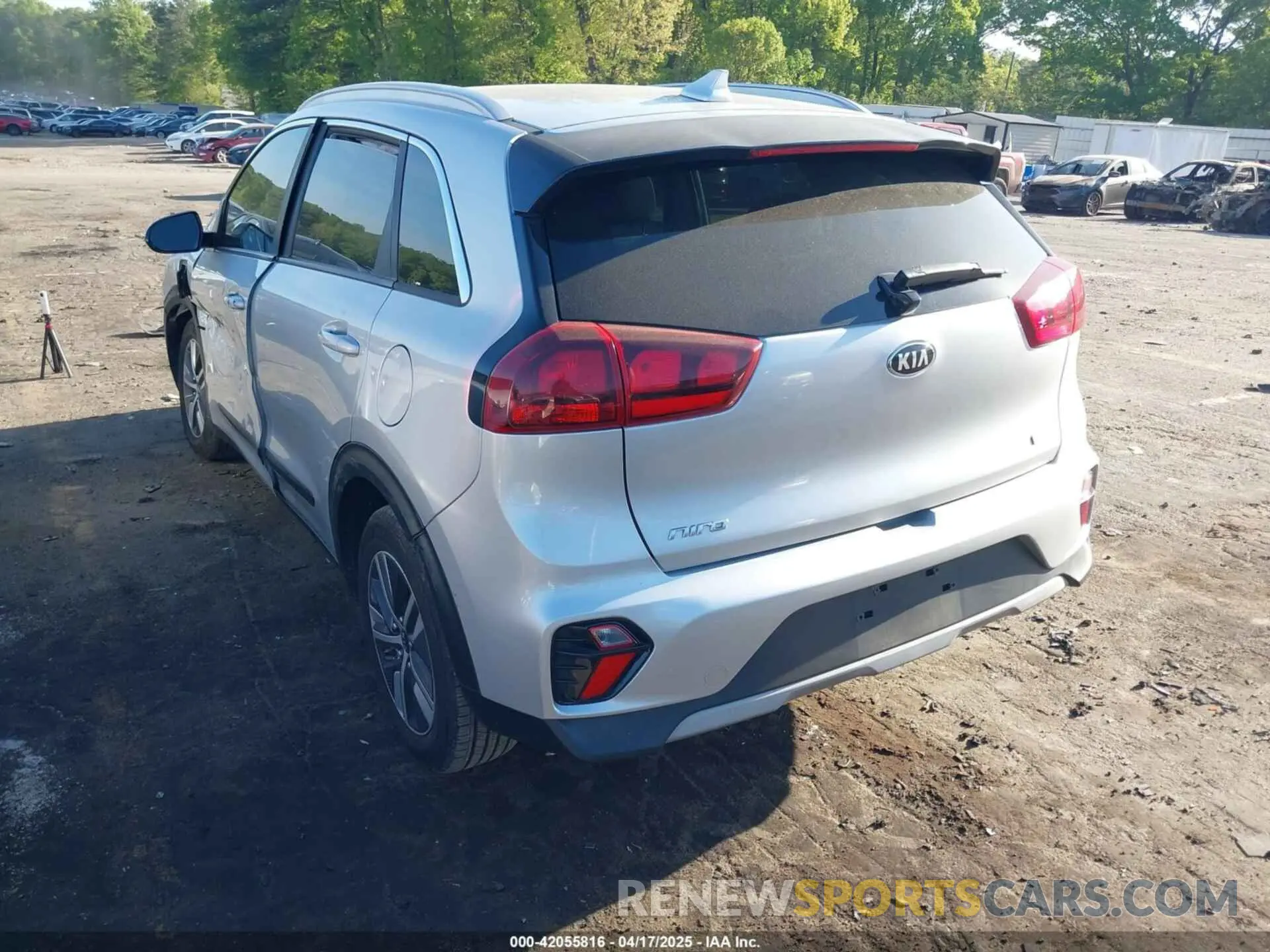 3 Photograph of a damaged car KNDCM3LD7L5406141 KIA NIRO PLUG-IN HYBRID 2020