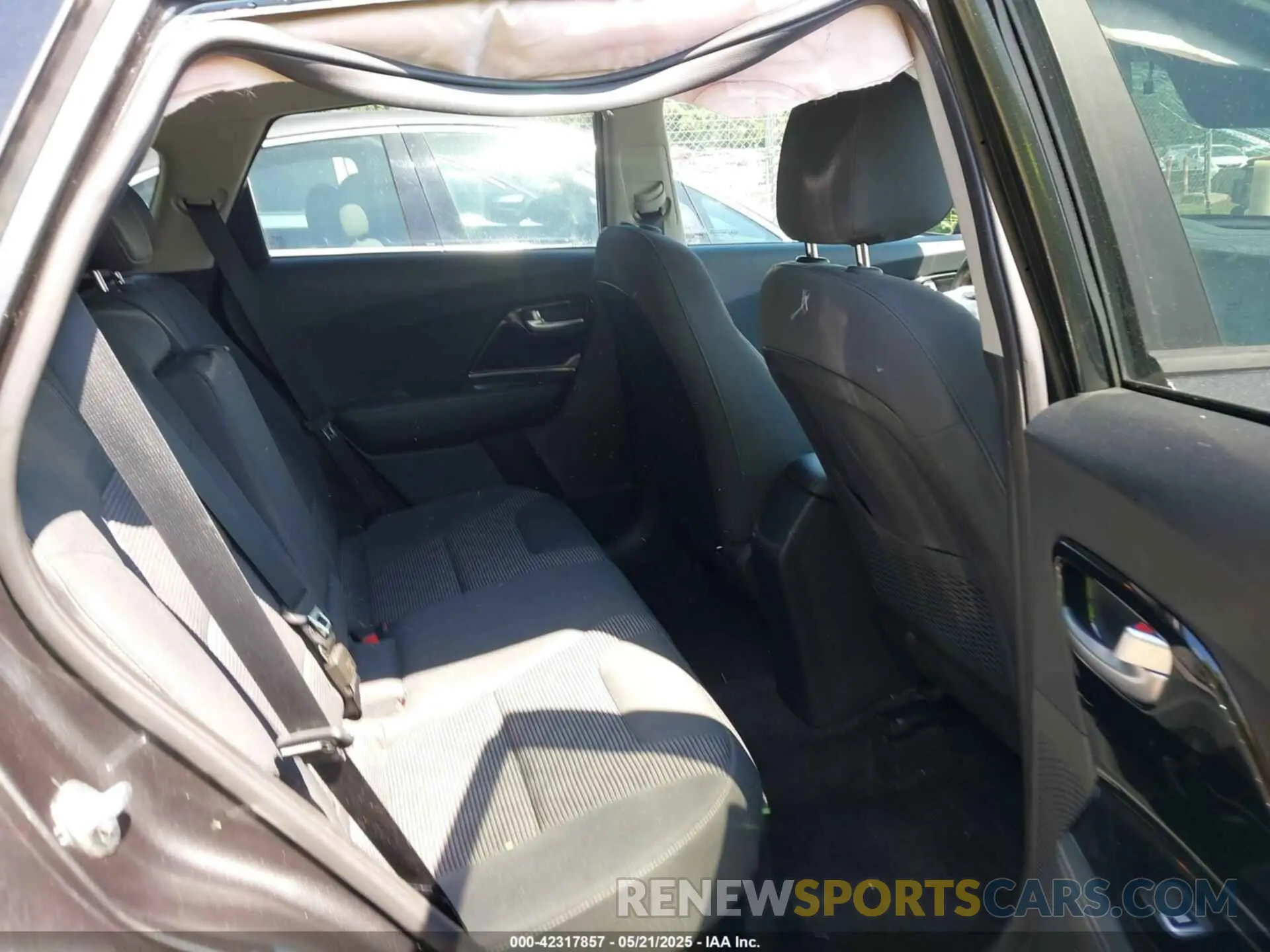 8 Photograph of a damaged car KNDCM3LD0N5515317 KIA NIRO PLUG-IN HYBRID 2022