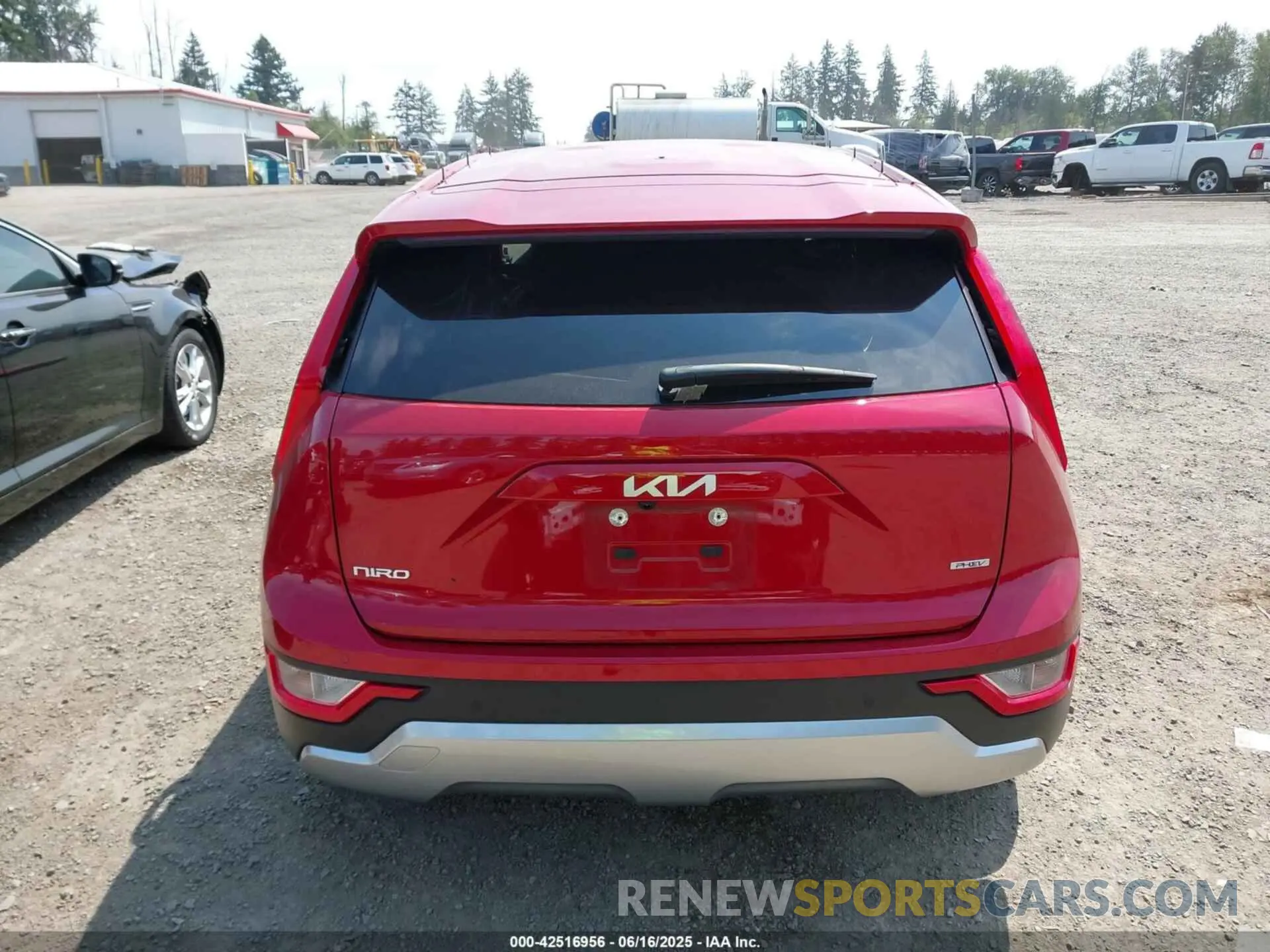 17 Photograph of a damaged car KNDCS3LF0P5063640 KIA NIRO PLUG-IN HYBRID 2023
