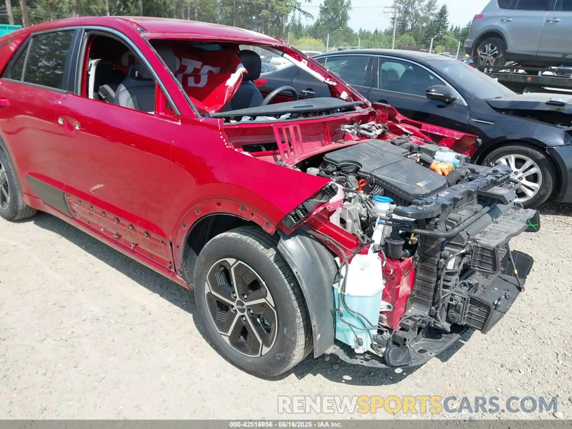 6 Photograph of a damaged car KNDCS3LF0P5063640 KIA NIRO PLUG-IN HYBRID 2023
