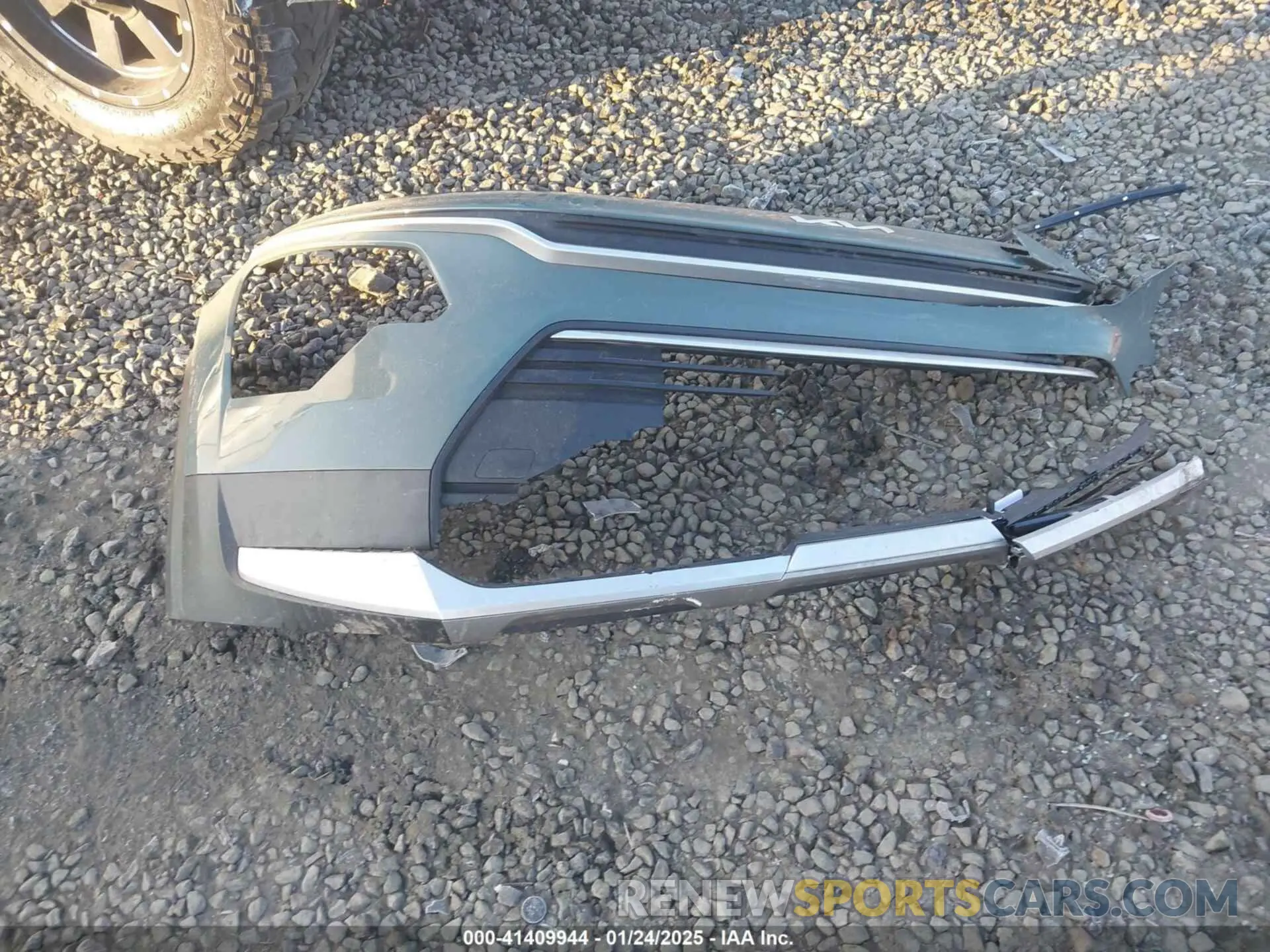 12 Photograph of a damaged car KNDCS3LF1S5235618 KIA NIRO PLUG-IN HYBRID 2025