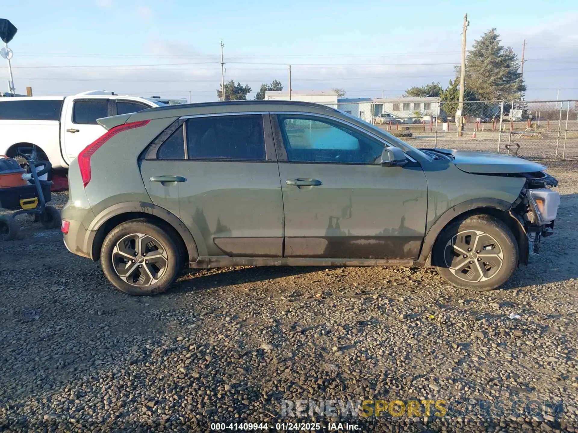 14 Photograph of a damaged car KNDCS3LF1S5235618 KIA NIRO PLUG-IN HYBRID 2025