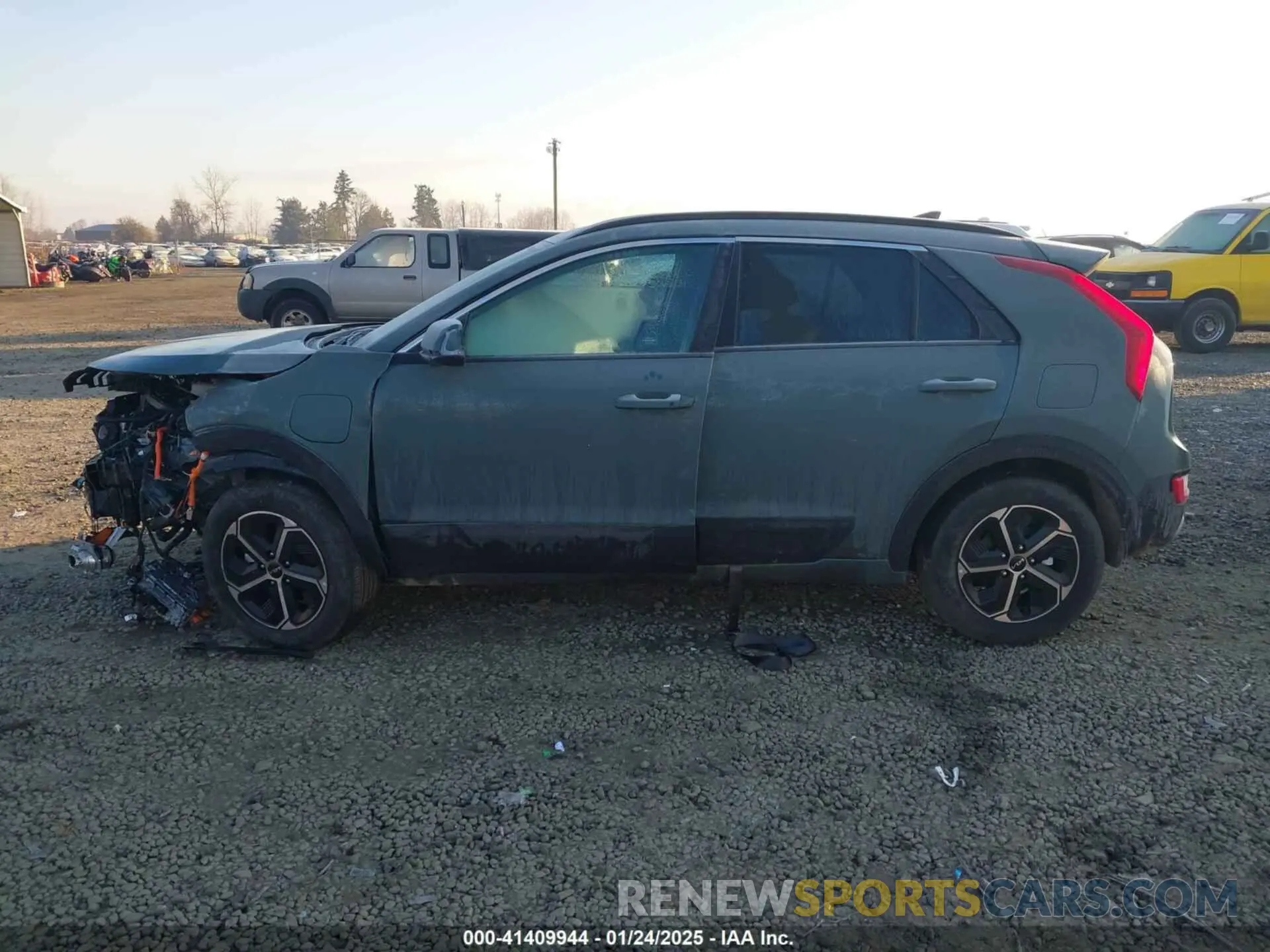 15 Photograph of a damaged car KNDCS3LF1S5235618 KIA NIRO PLUG-IN HYBRID 2025