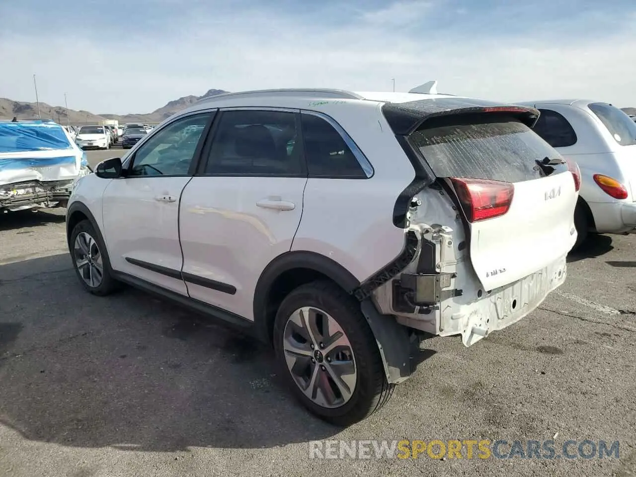 2 Photograph of a damaged car KNDCC3LG0N5159285 KIA NIRO S 2022