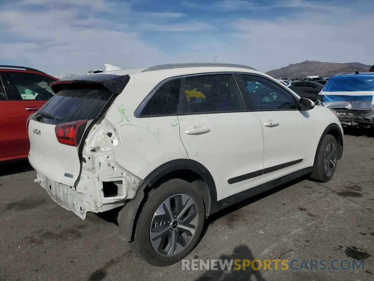3 Photograph of a damaged car KNDCC3LG0N5159285 KIA NIRO S 2022