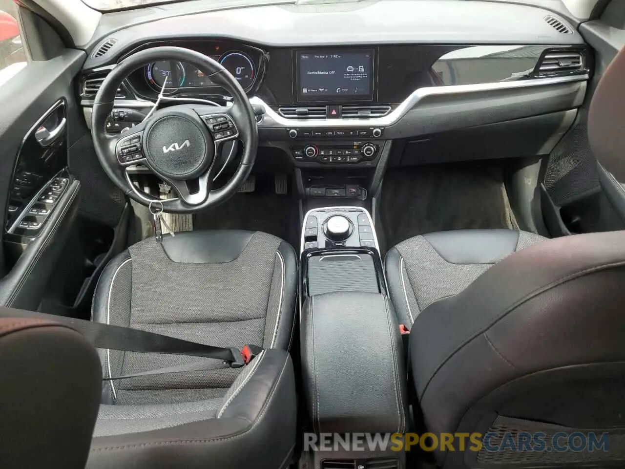 8 Photograph of a damaged car KNDCC3LG4N5160178 KIA NIRO S 2022