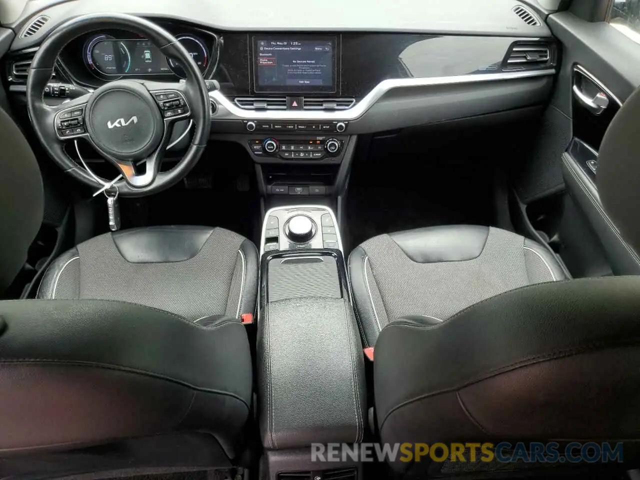 8 Photograph of a damaged car KNDCC3LG6N5160070 KIA NIRO S 2022