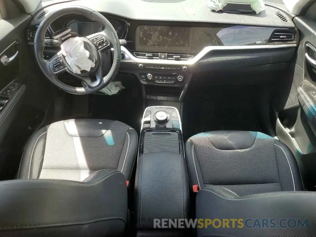 10 Photograph of a damaged car KNDCC3LG7N5135808 KIA NIRO S 2022
