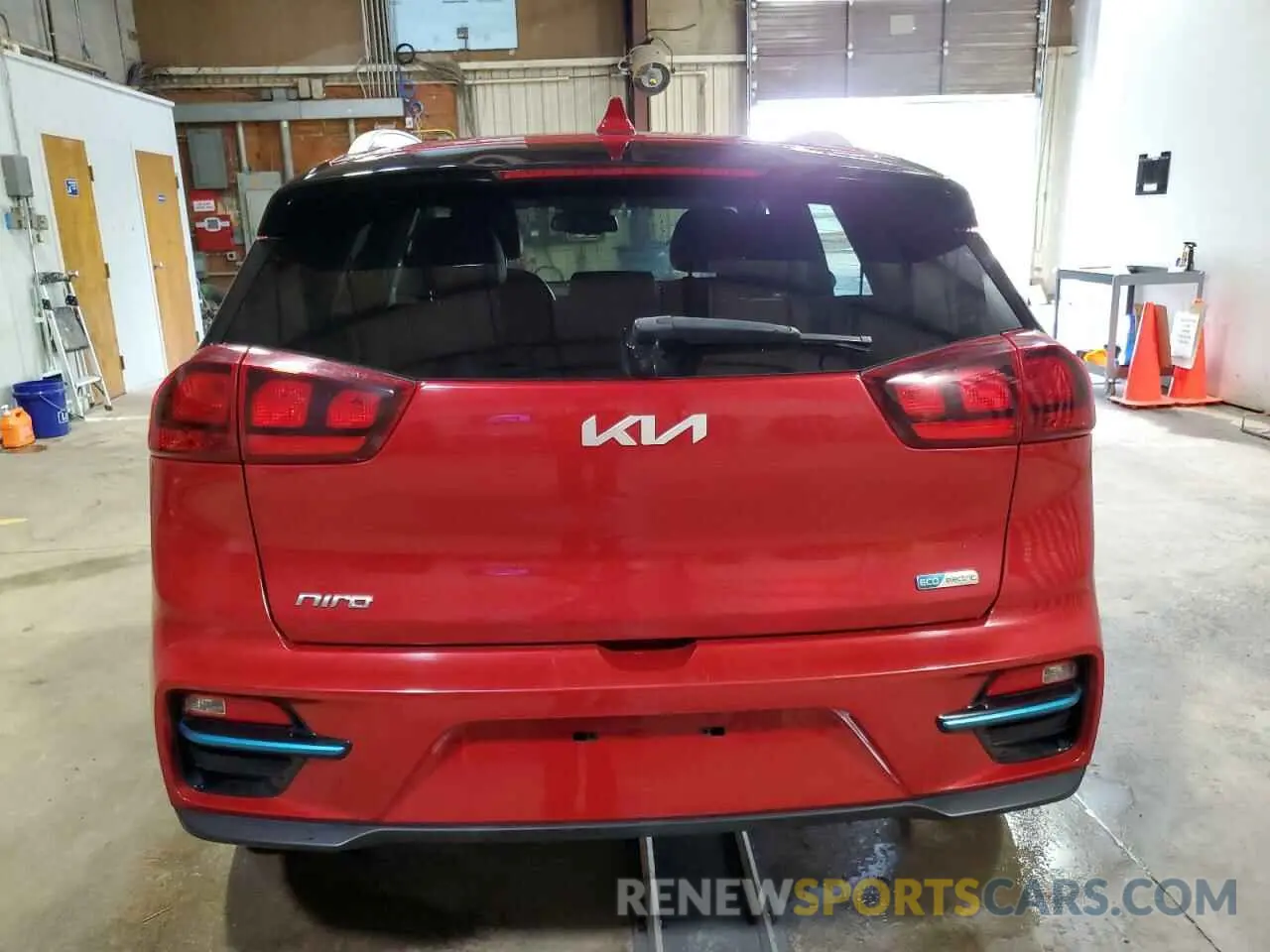 6 Photograph of a damaged car KNDCC3LG8N5160930 KIA NIRO S 2022