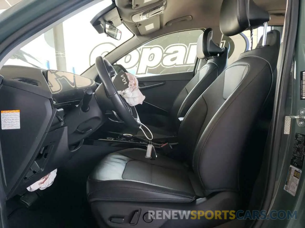 7 Photograph of a damaged car KNDCR3L10P5033828 KIA NIRO WIND 2023