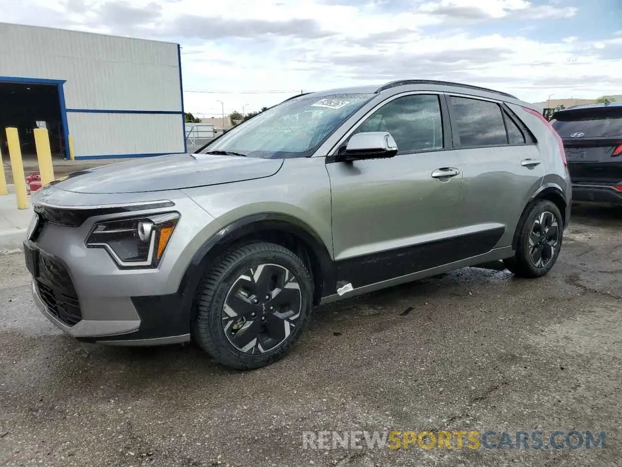 1 Photograph of a damaged car KNDCR3L16P5033560 KIA NIRO WIND 2023