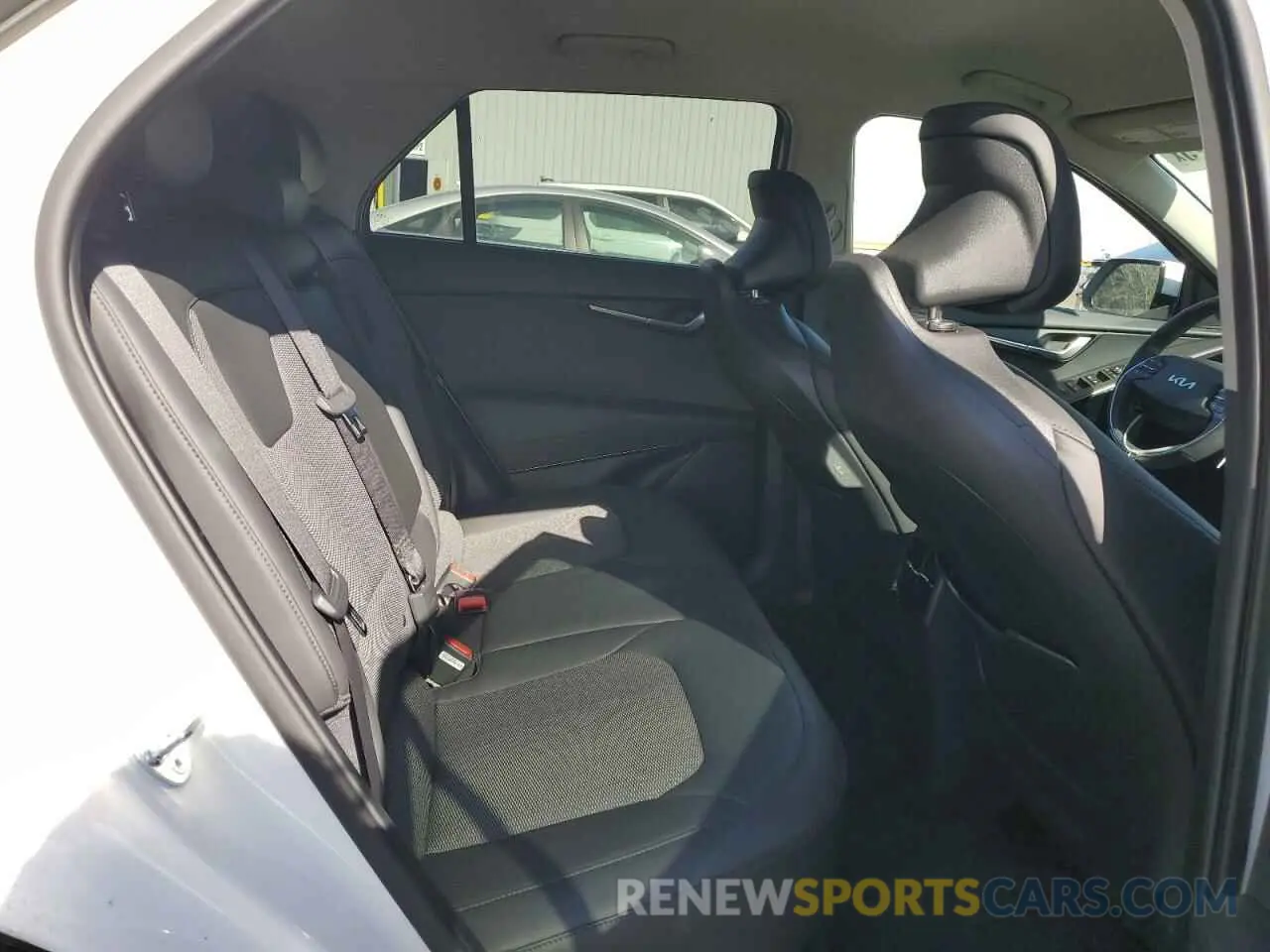 11 Photograph of a damaged car KNDCR3L16P5044896 KIA NIRO WIND 2023