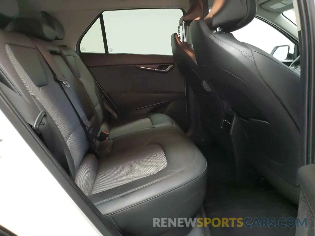10 Photograph of a damaged car KNDCR3L16P5054750 KIA NIRO WIND 2023