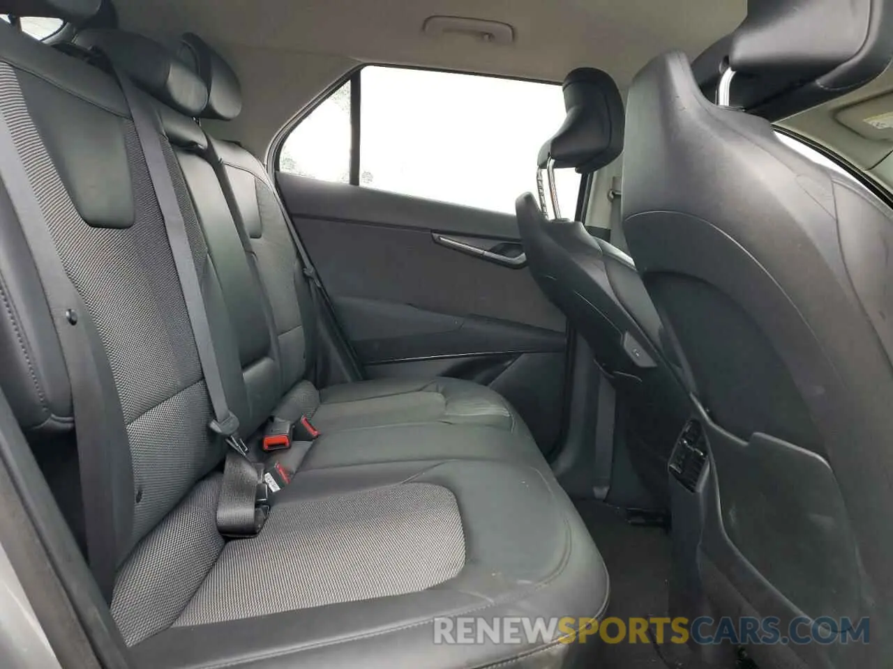 11 Photograph of a damaged car KNDCR3L17P5028884 KIA NIRO WIND 2023