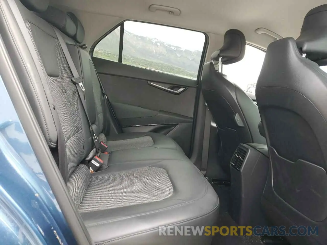 11 Photograph of a damaged car KNDCR3L17P5040680 KIA NIRO WIND 2023
