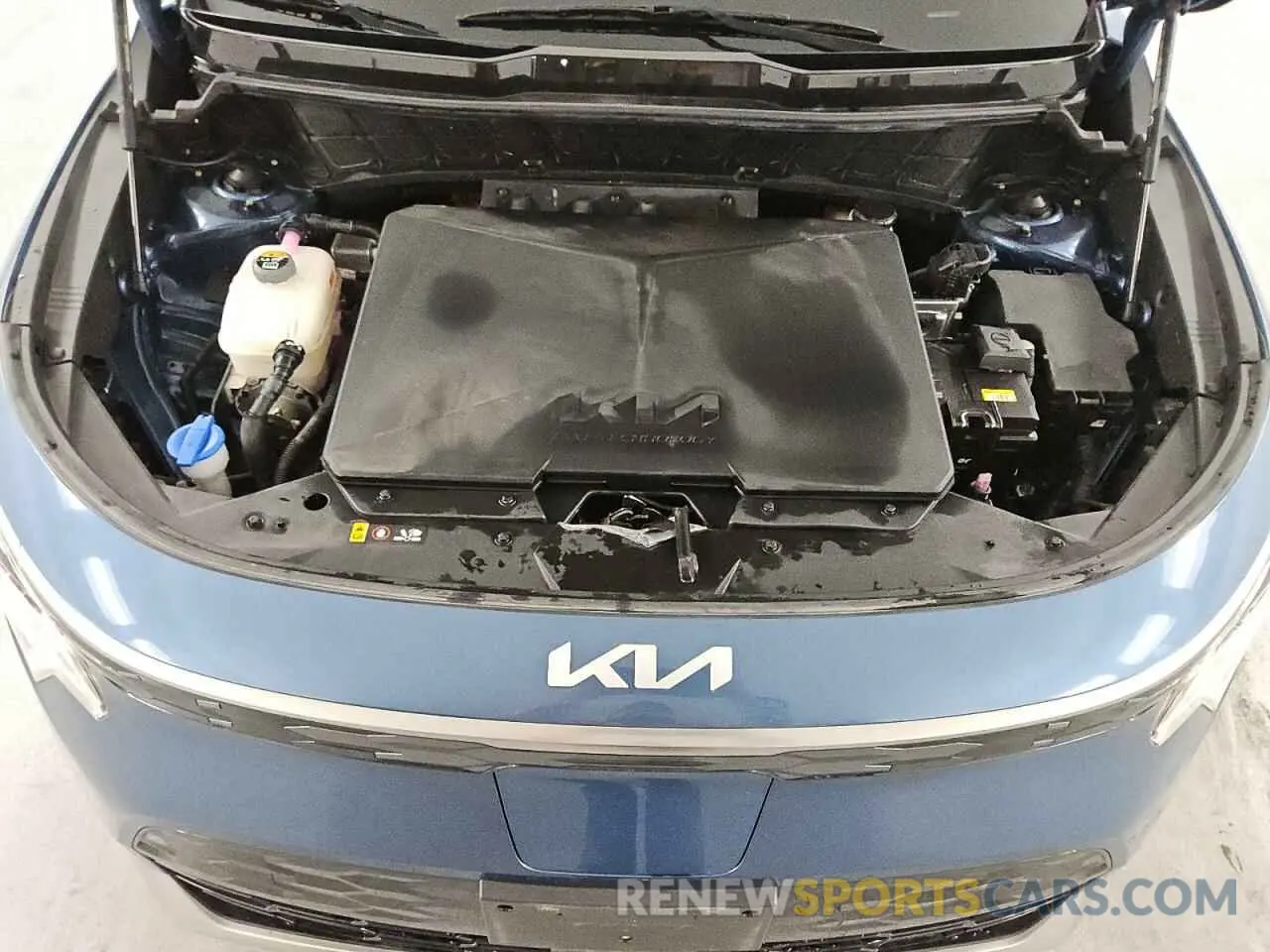 12 Photograph of a damaged car KNDCR3L1XP5036557 KIA NIRO WIND 2023