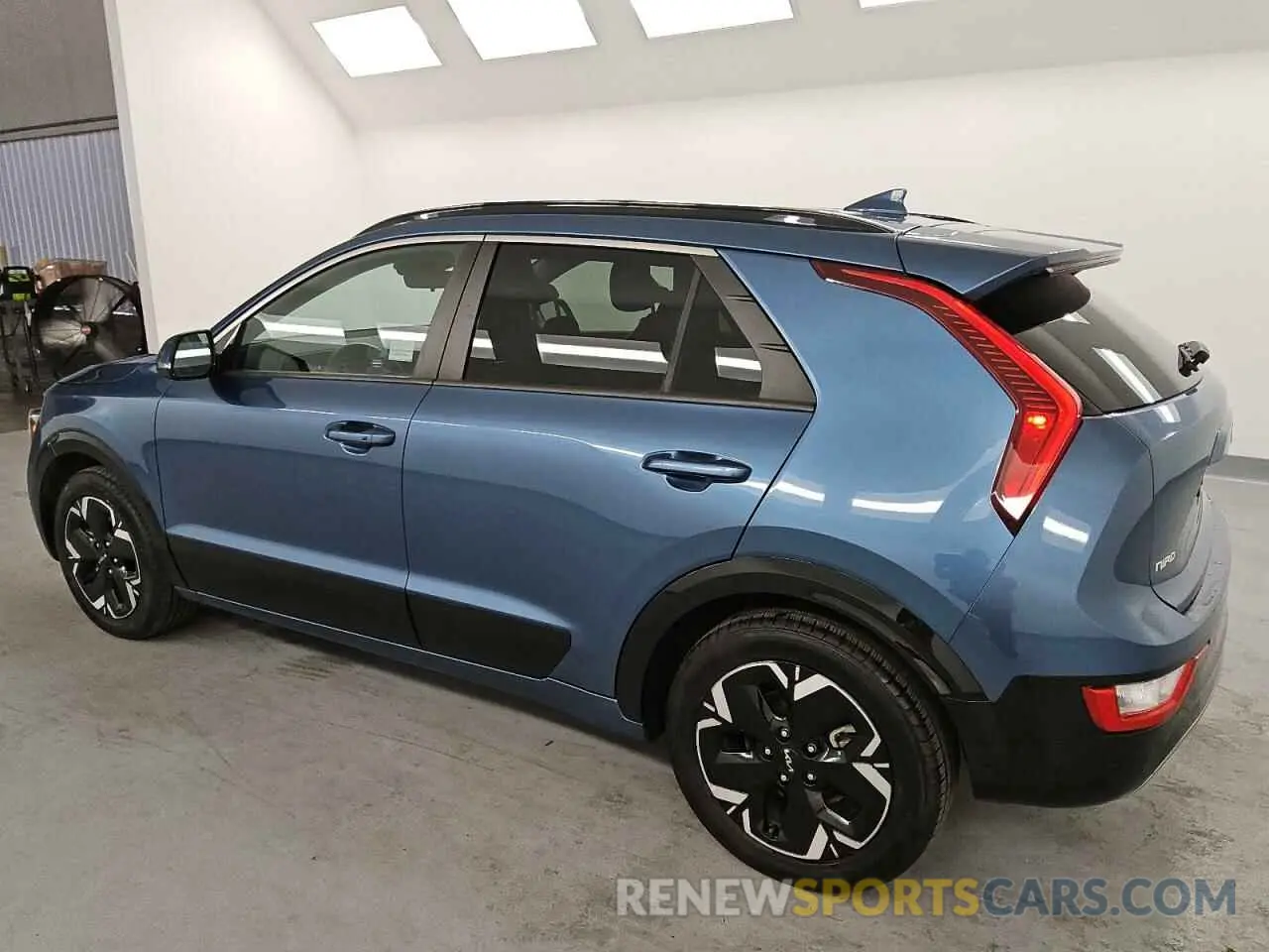 2 Photograph of a damaged car KNDCR3L1XP5036557 KIA NIRO WIND 2023